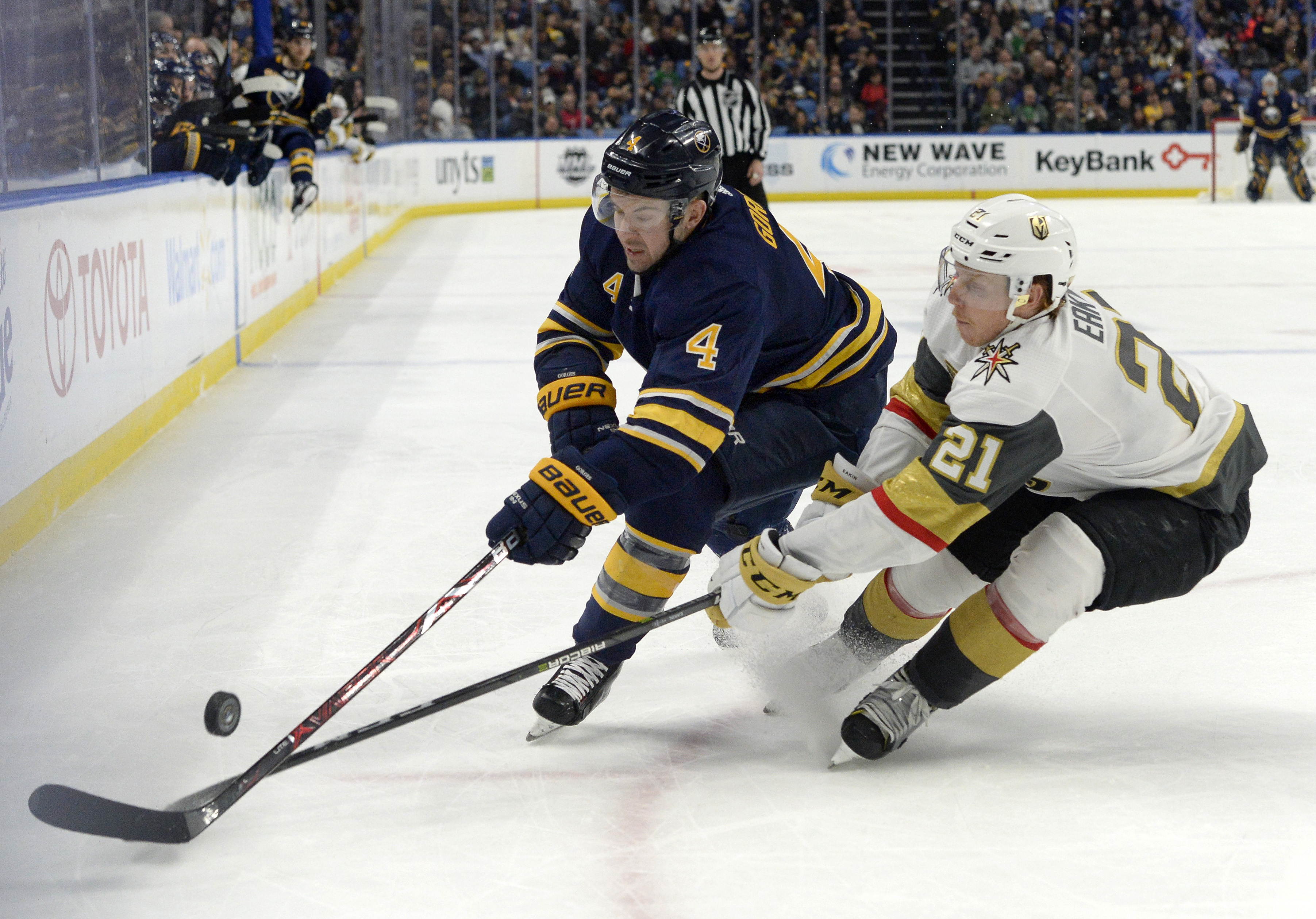 Vegas beats Buffalo 2-1 in shootout to win 20th road game