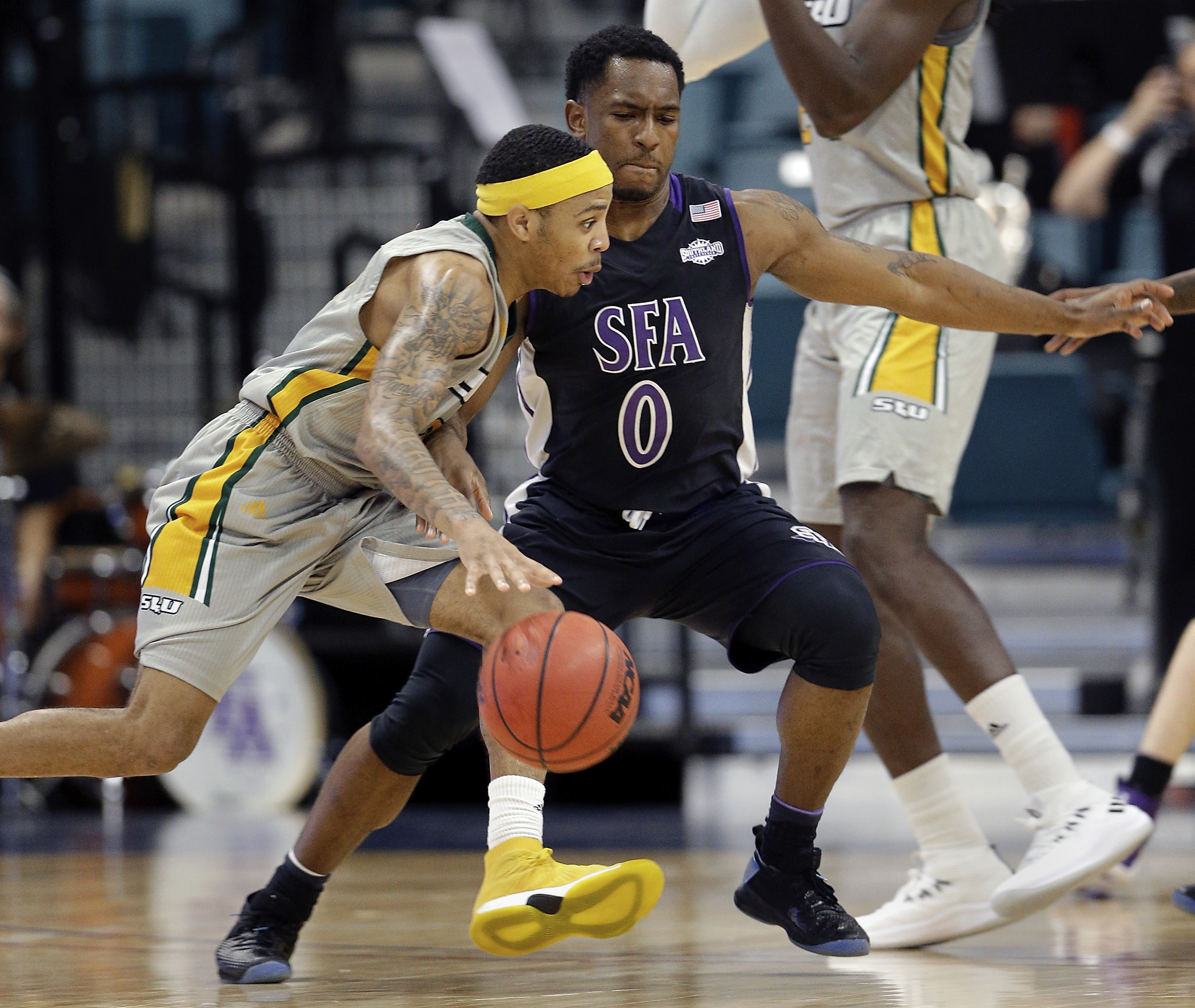 Holyfield, SFA rally for Southland title over SLU, 59-55