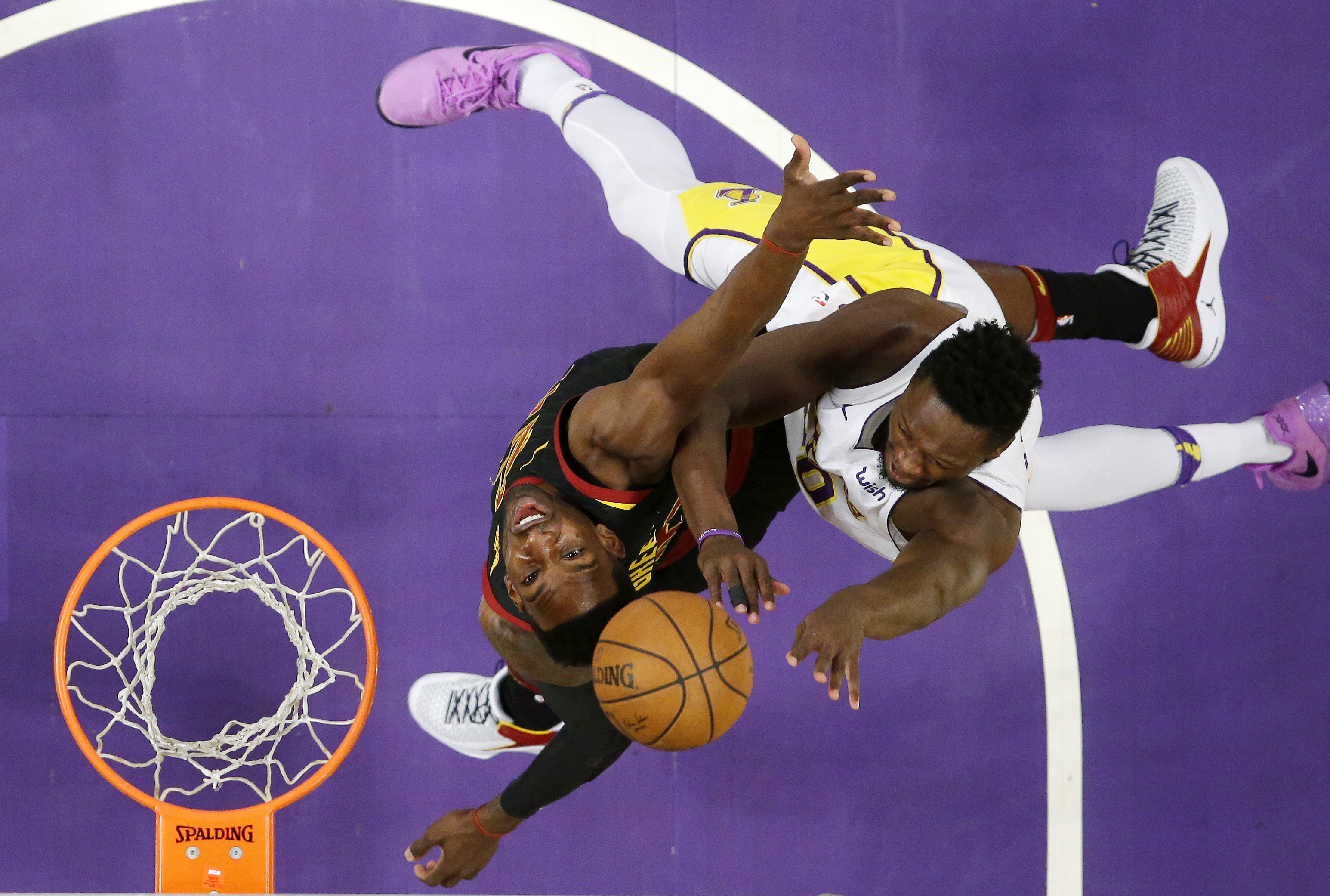 Julius Randle's 36 lead Lakers past LeBron's Cavs, 127-113
