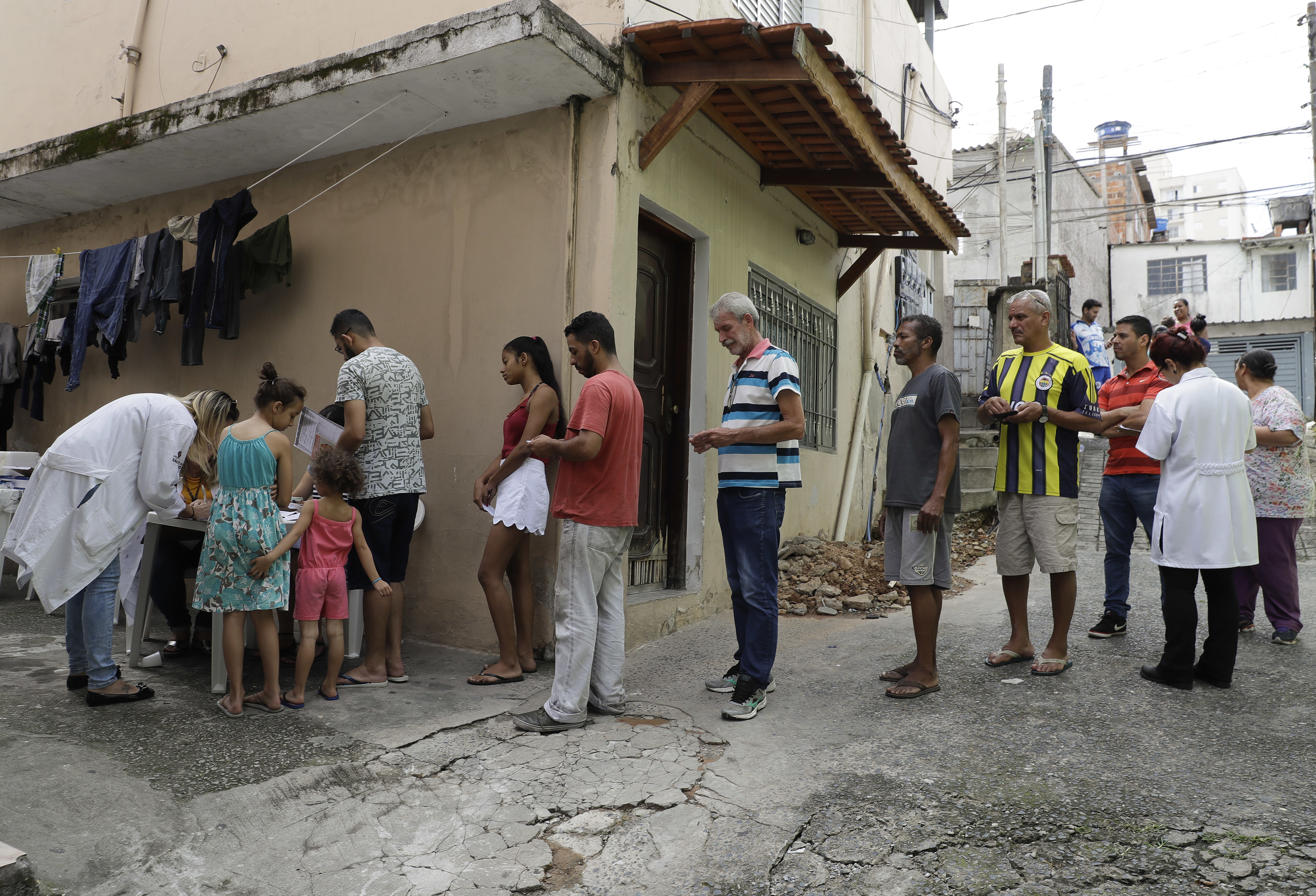 Rumors, mistrust hinder Brazil yellow fever vaccine campaign
