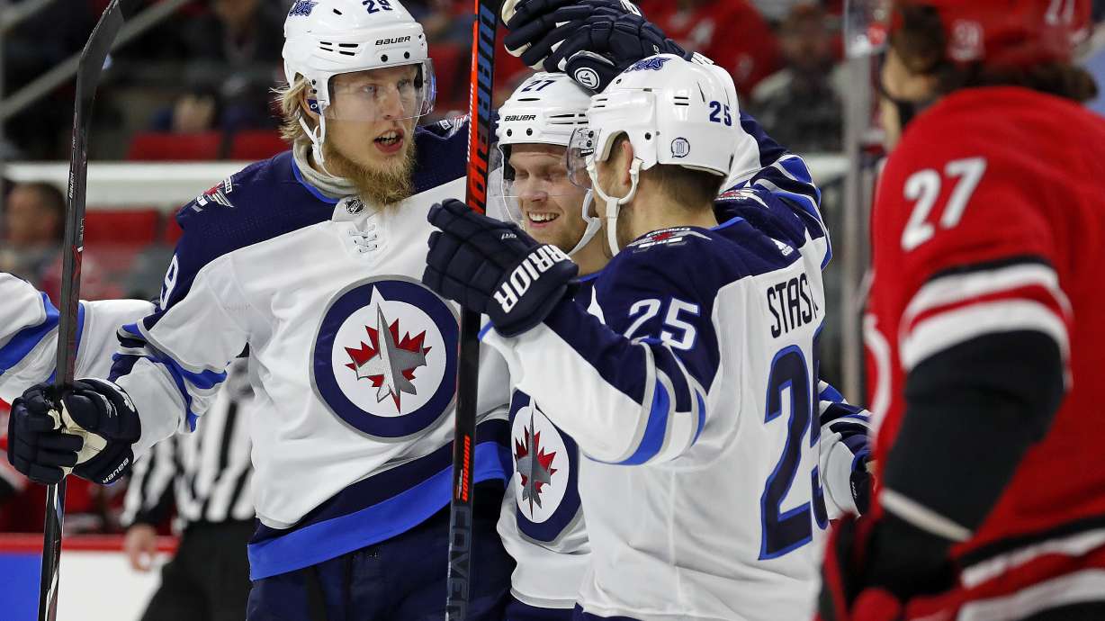 Ovechkin vs. Laine vs. Malkin: NHL stars race to 50 goals