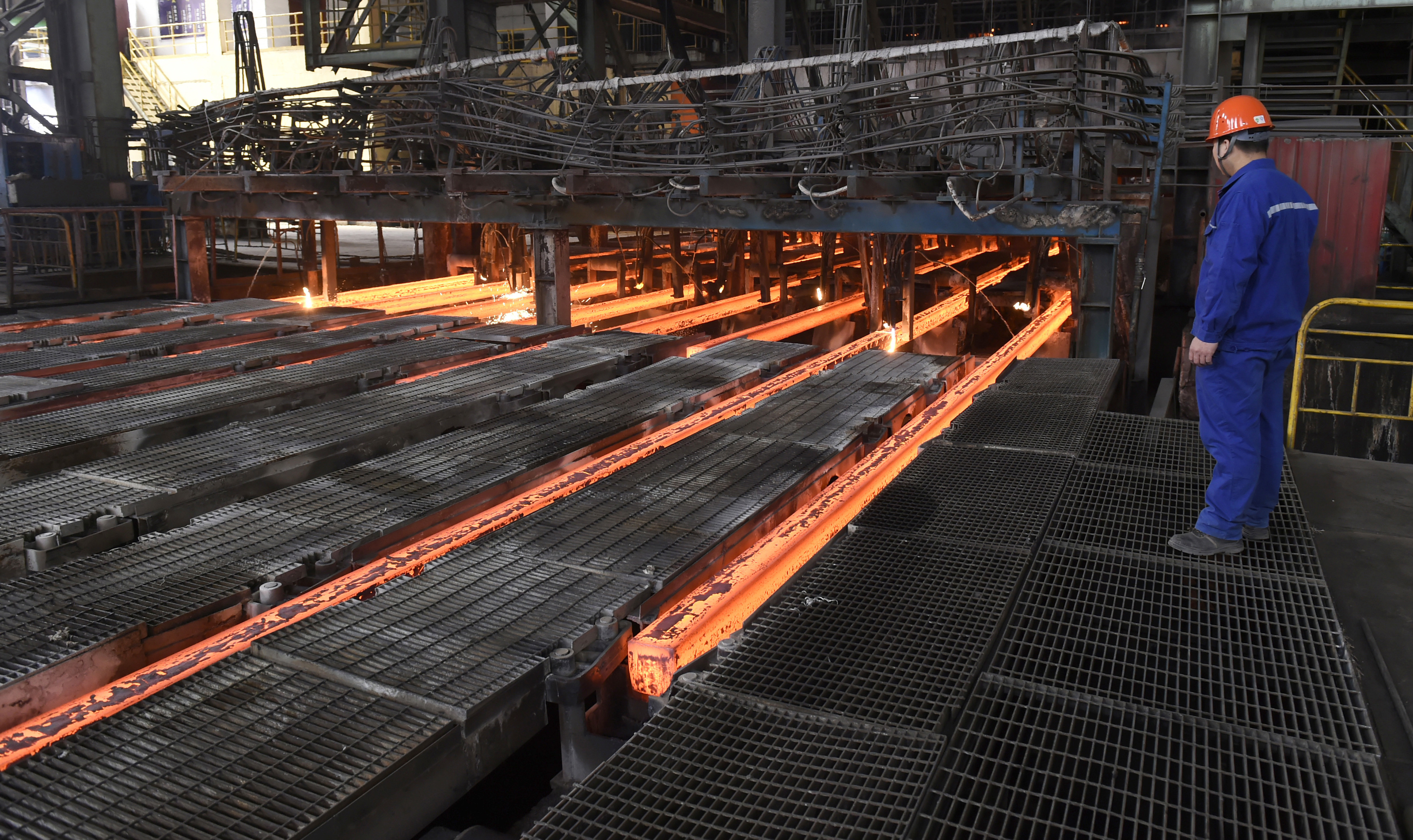 China shrinks steel industry slowly, drawing Western ire