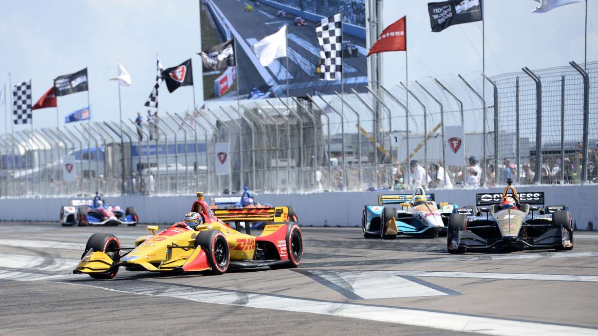 Column: IndyCar puts on strong show in action-packed opener