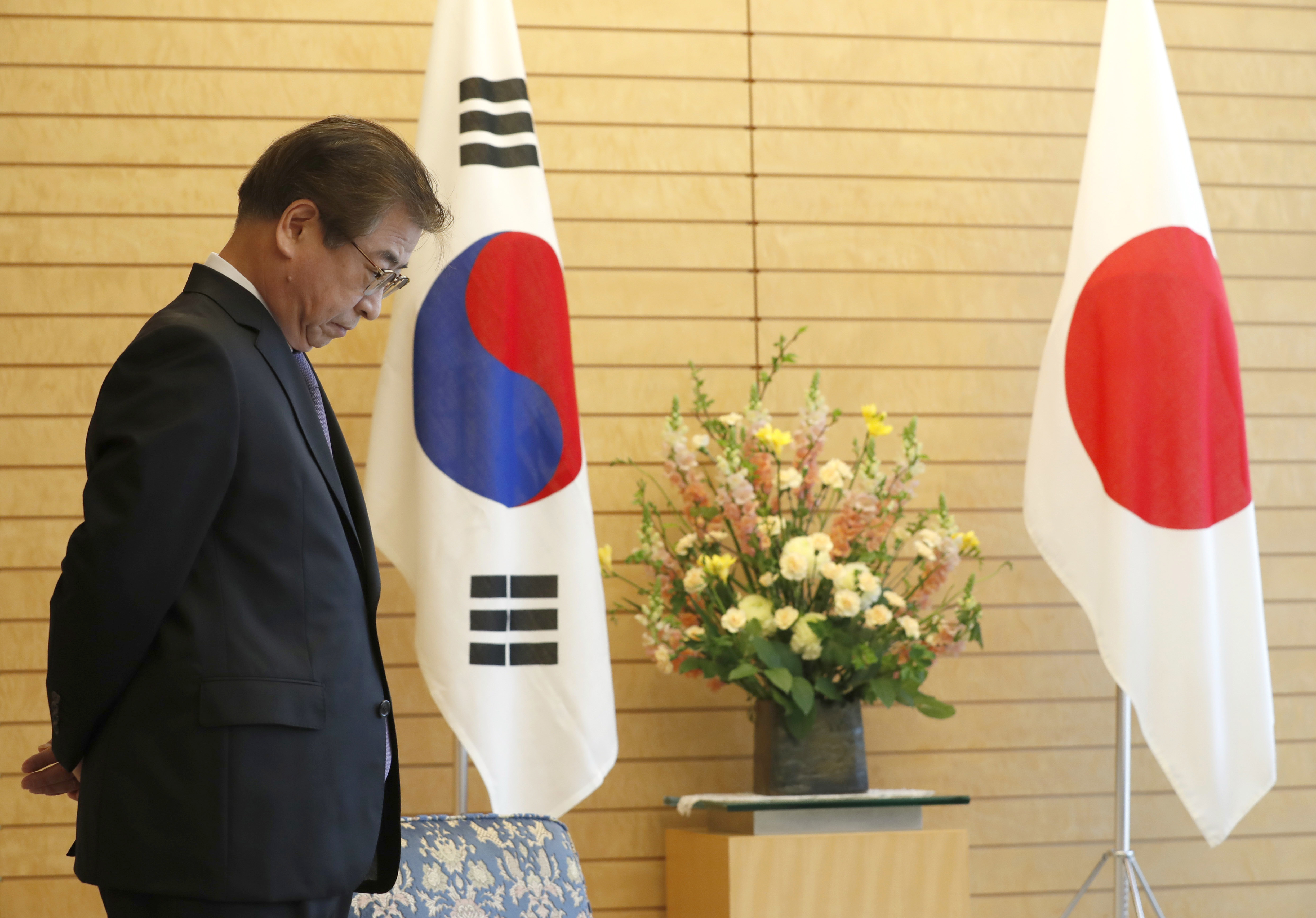 Japan's Abe: NKorea must take real steps to denuclearization