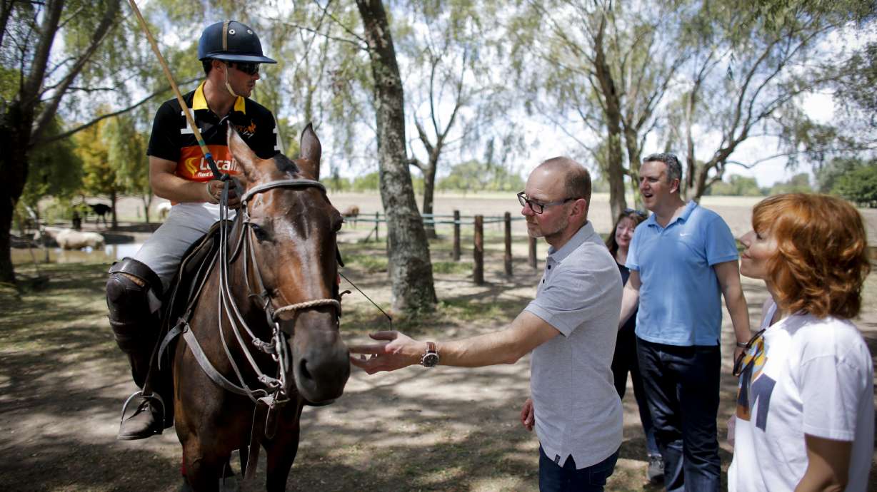 Tourists turn polo players for a day in Argentina