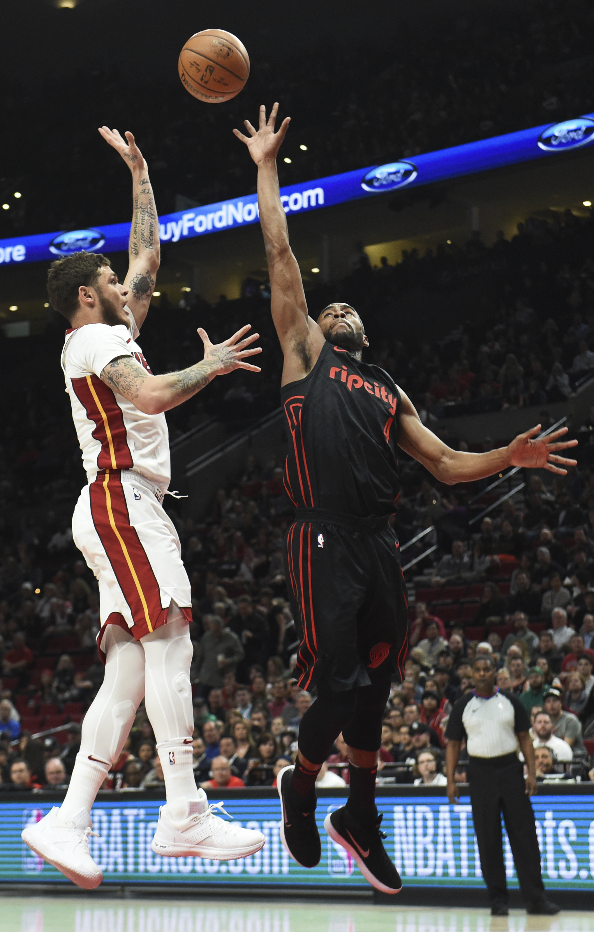 Lillard, Blazers beat Heat 115-99 for 10th straight victory
