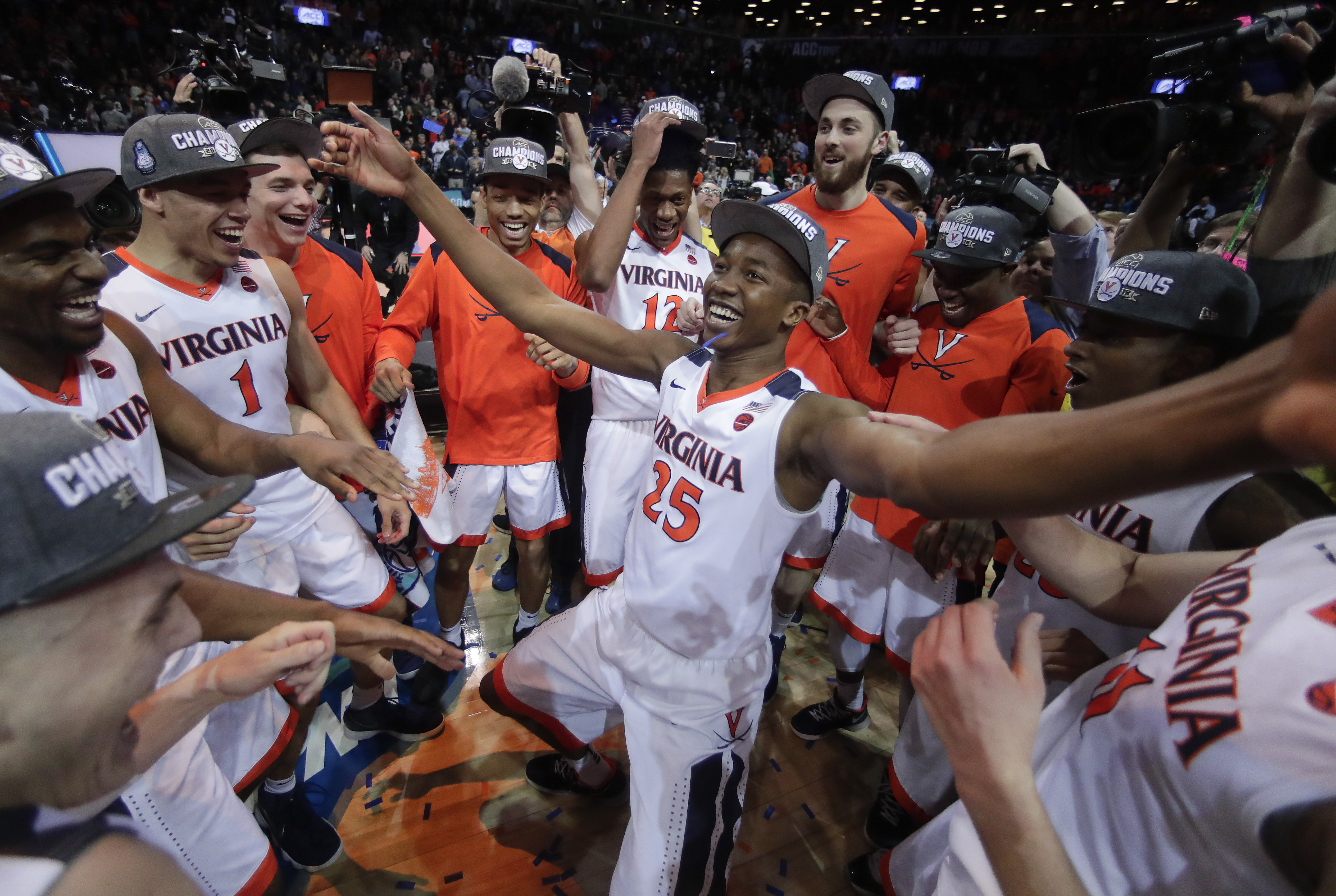 NBA put on hold at Virginia as Cavs' upperclassmen thrive
