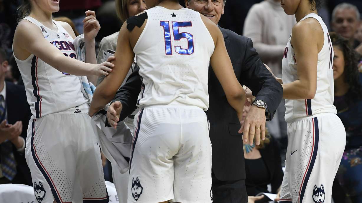 Auriemma: Could coach UConn men, but no interest at age 63