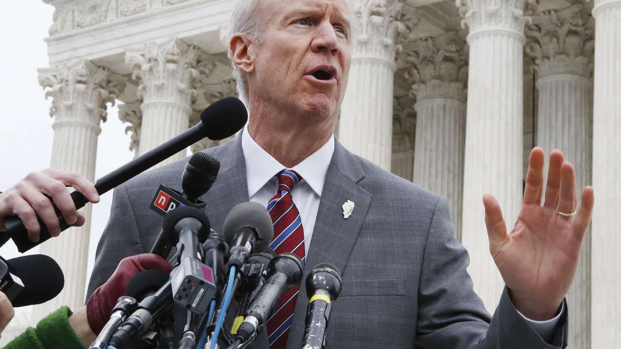 Illinois governor vetoes bill to license gun stores