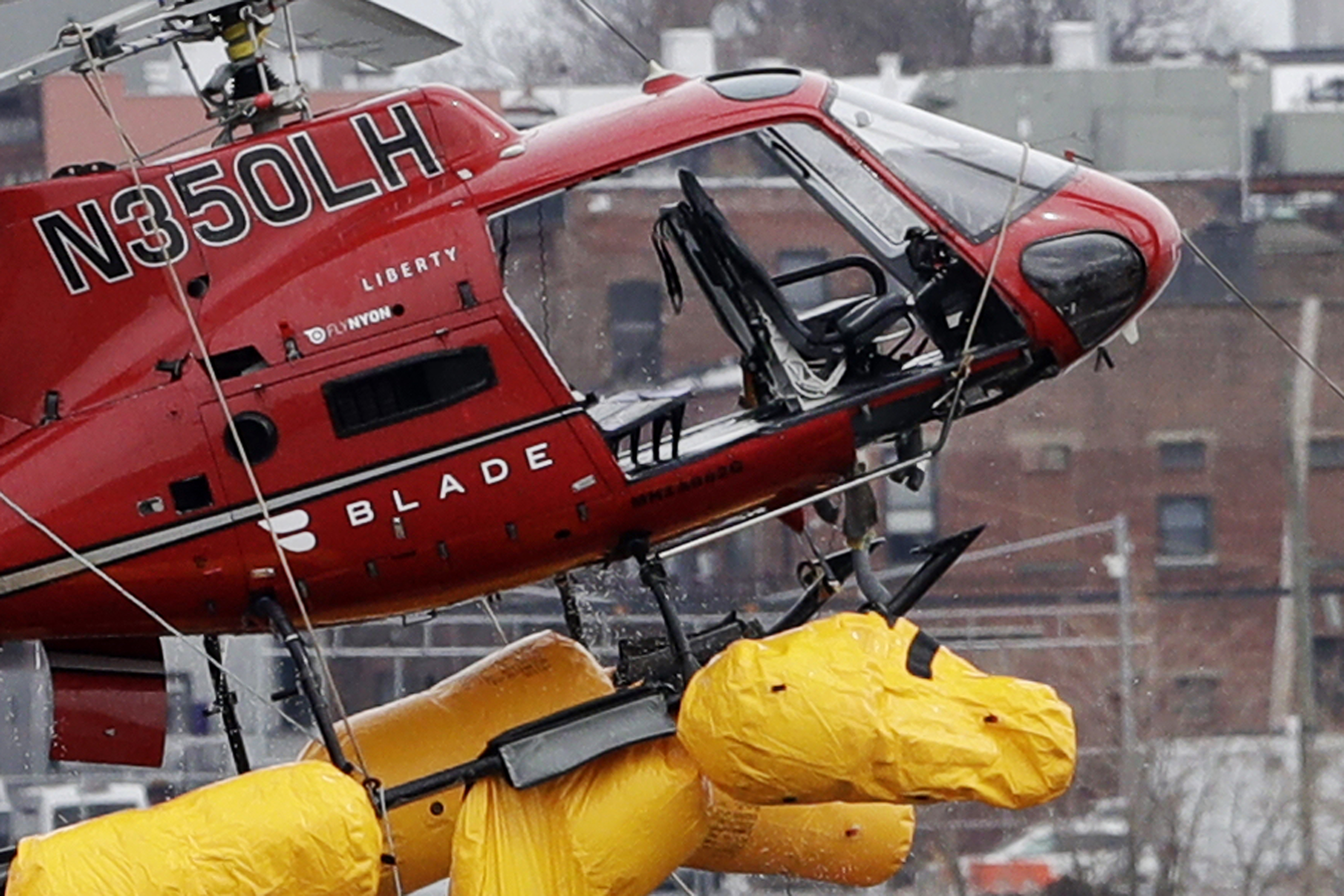 Feds probing helicopter crash examine passenger restraints