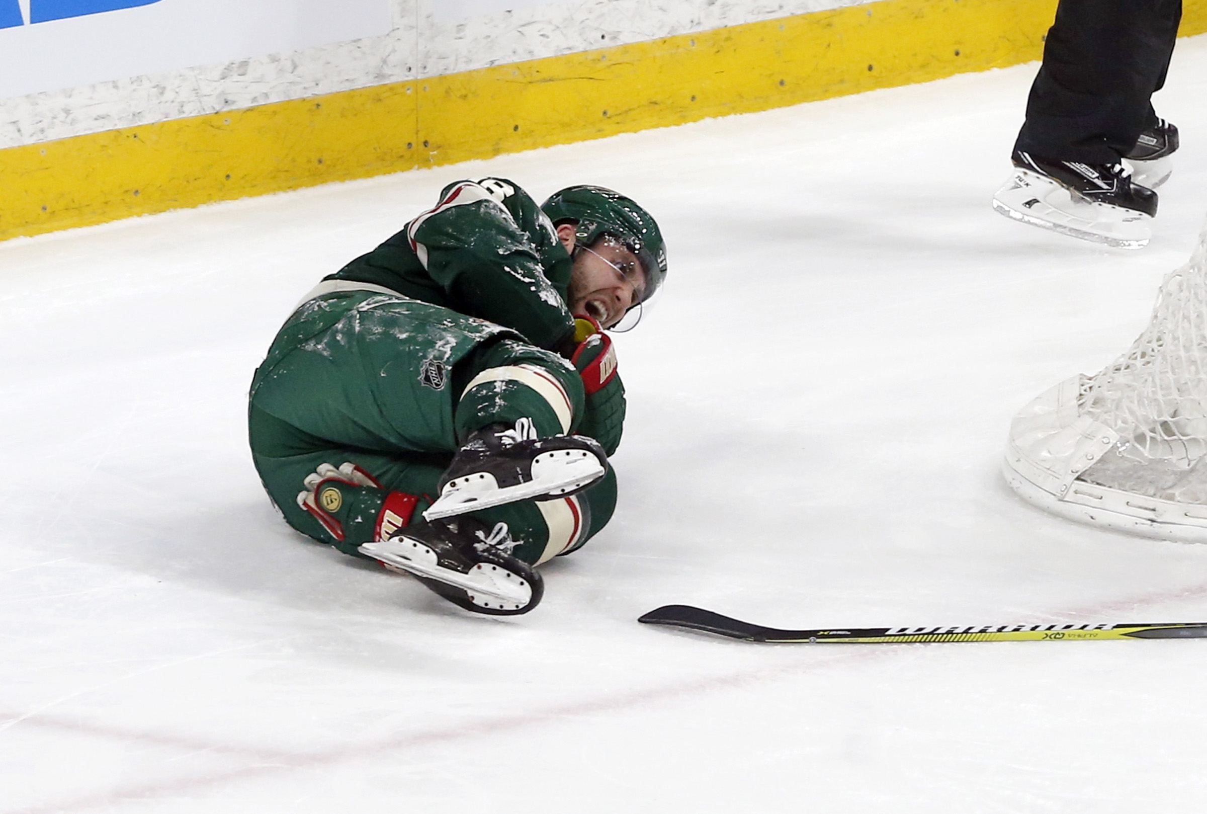 Compher's 2 goals lead Avalanche to 5-1 win over Wild