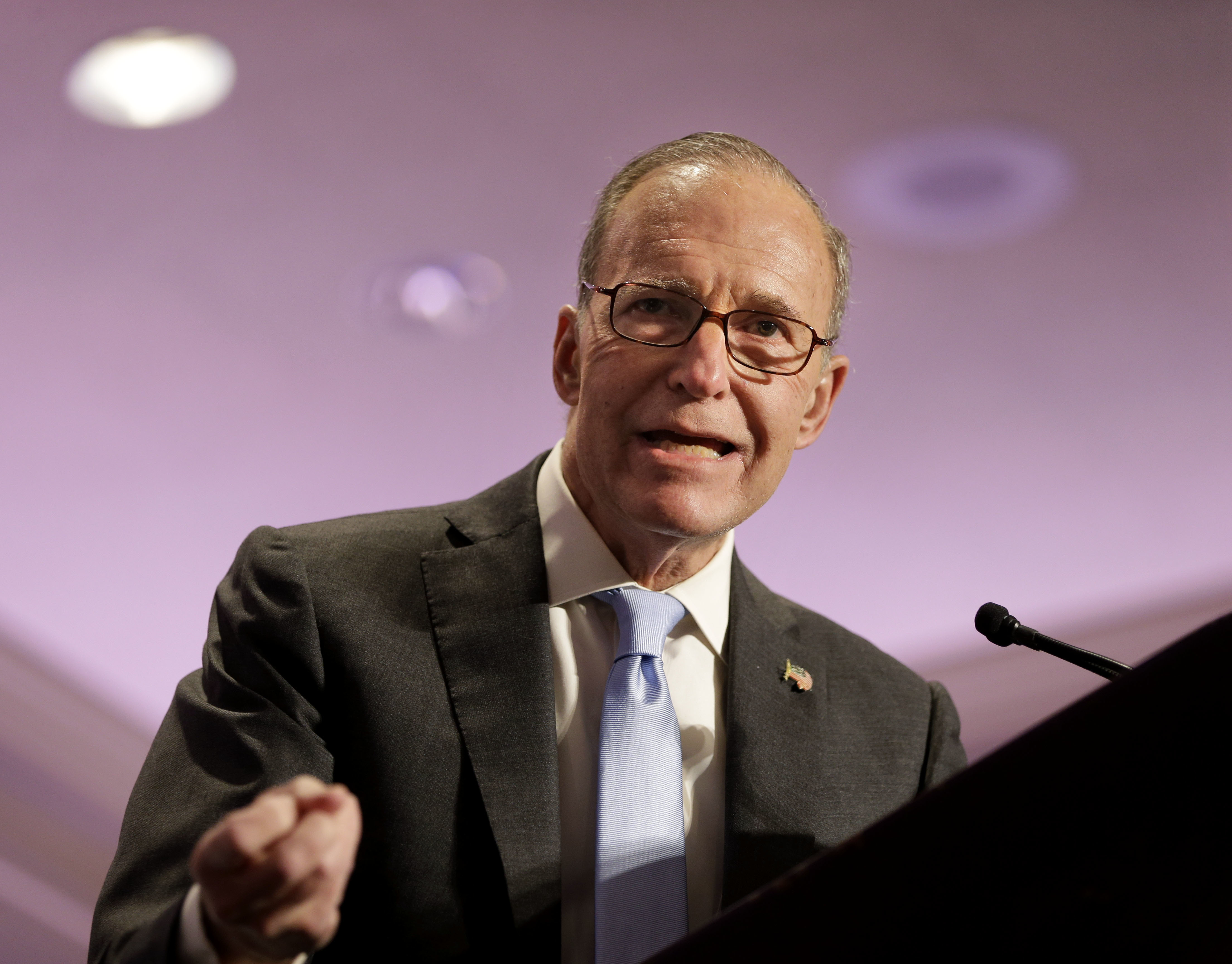 Trump picks camera-proven Kudlow as top economic aide