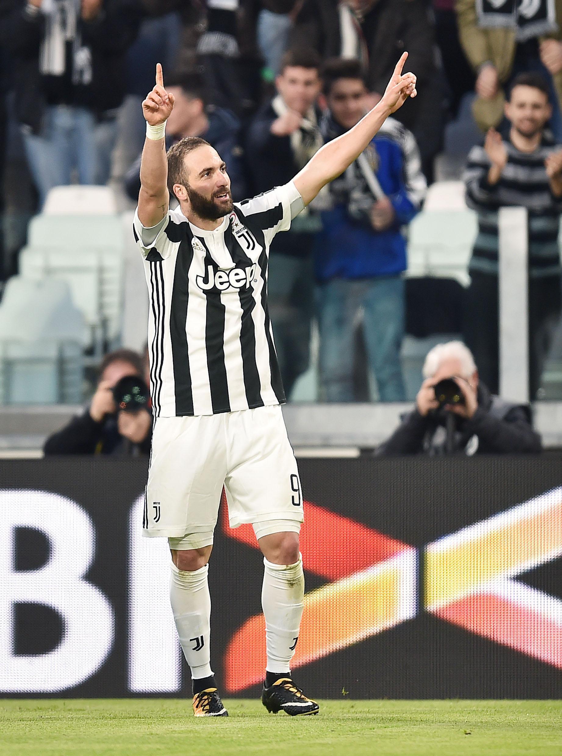Juventus beats Atalanta 2-0 to open up 4-point lead