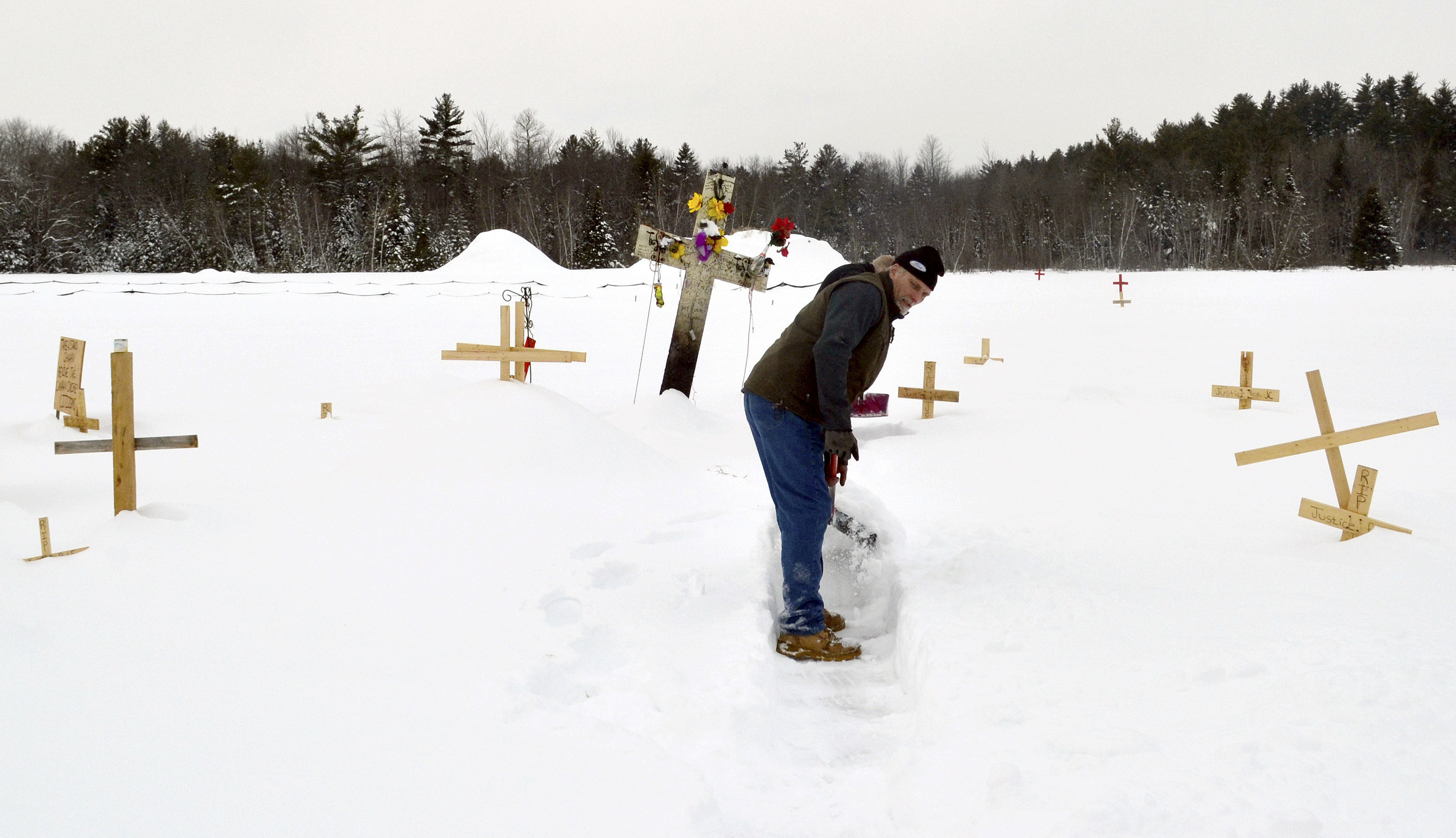 No charges in police shooting that inspired memorial