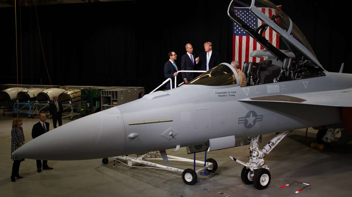 Trump promotes tax cuts, campaigns for GOP in Missouri