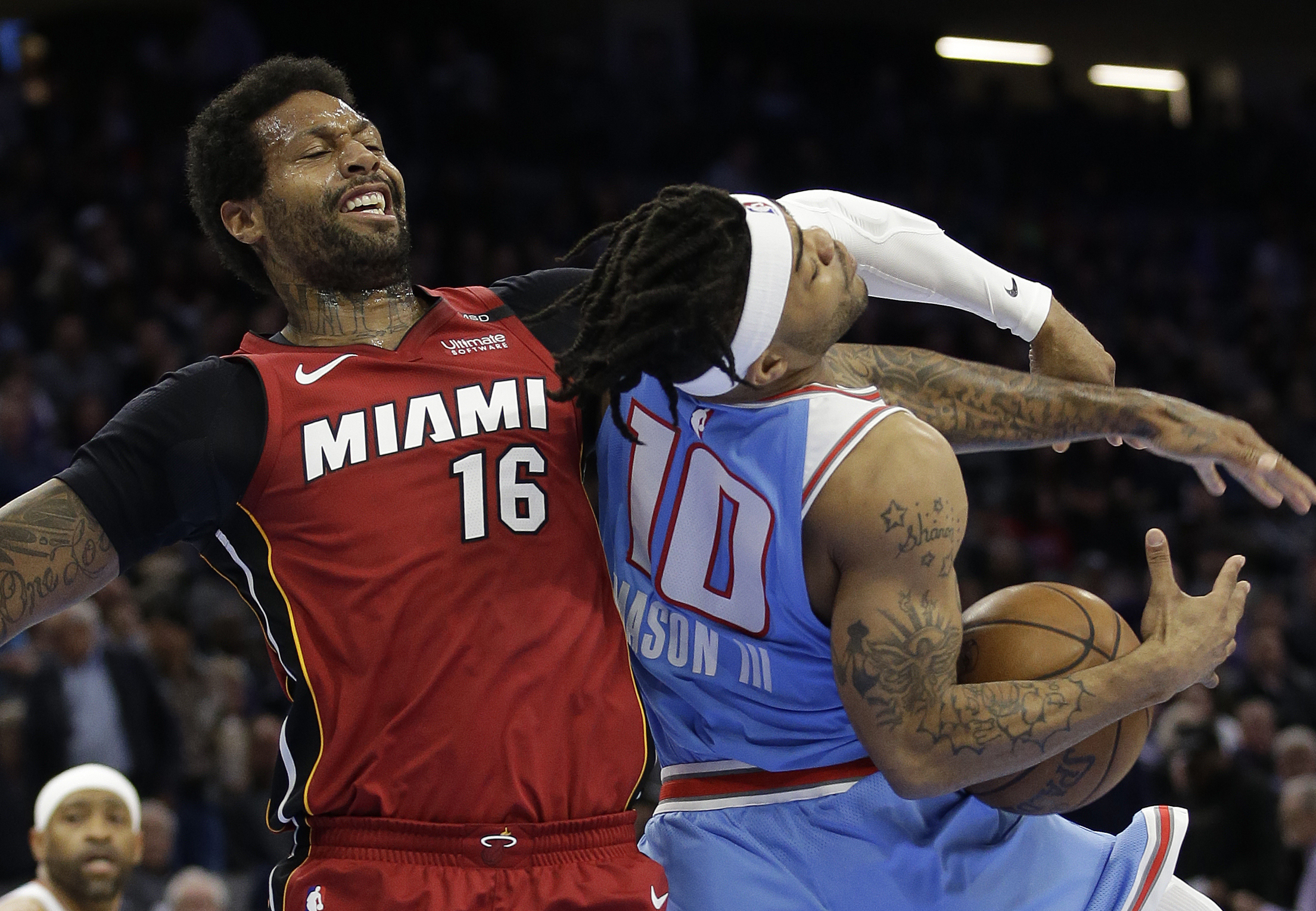 Randolph comes through in OT to help Kings beat Heat 123-119