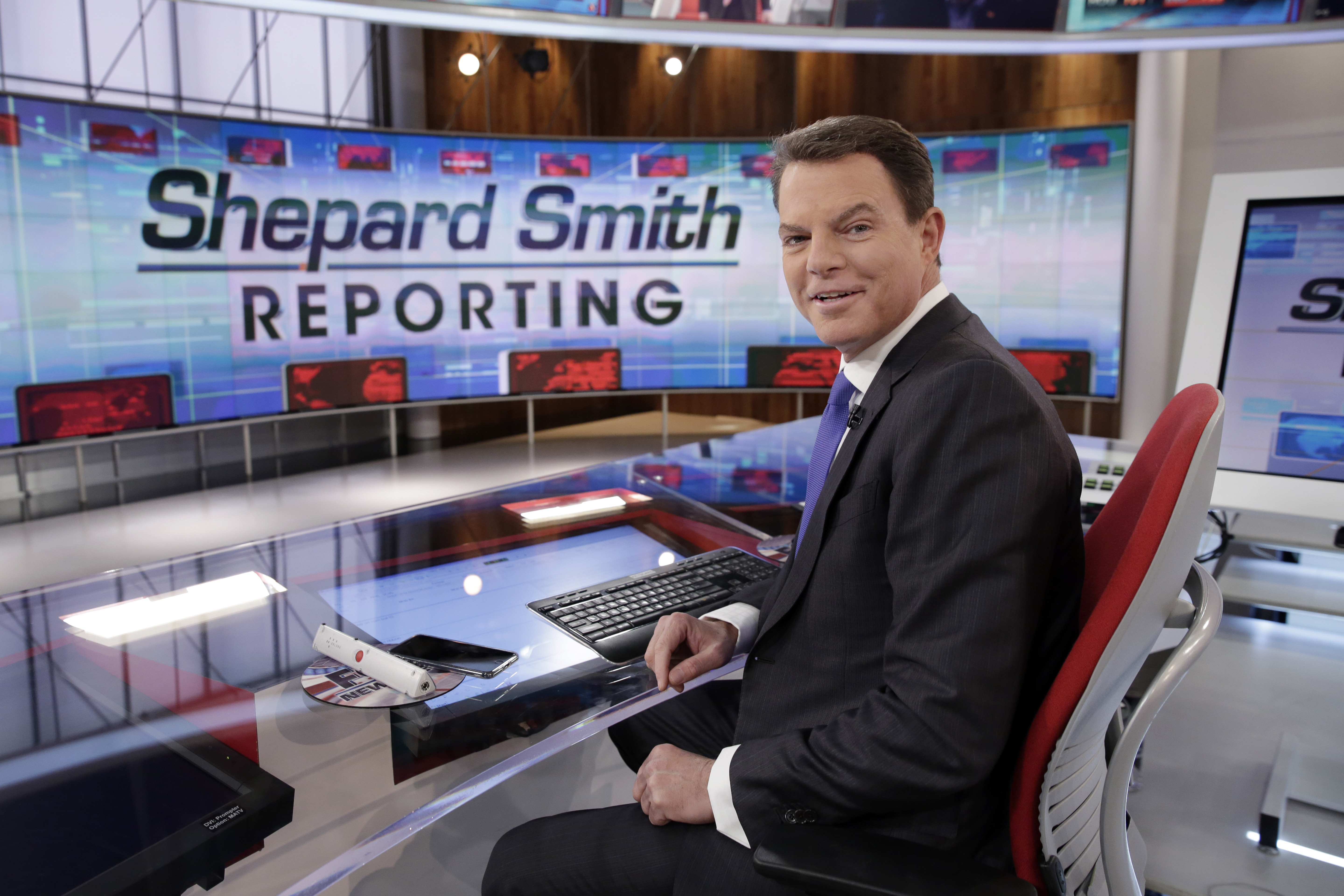 Fox News extends anchor Shepard Smith's contract