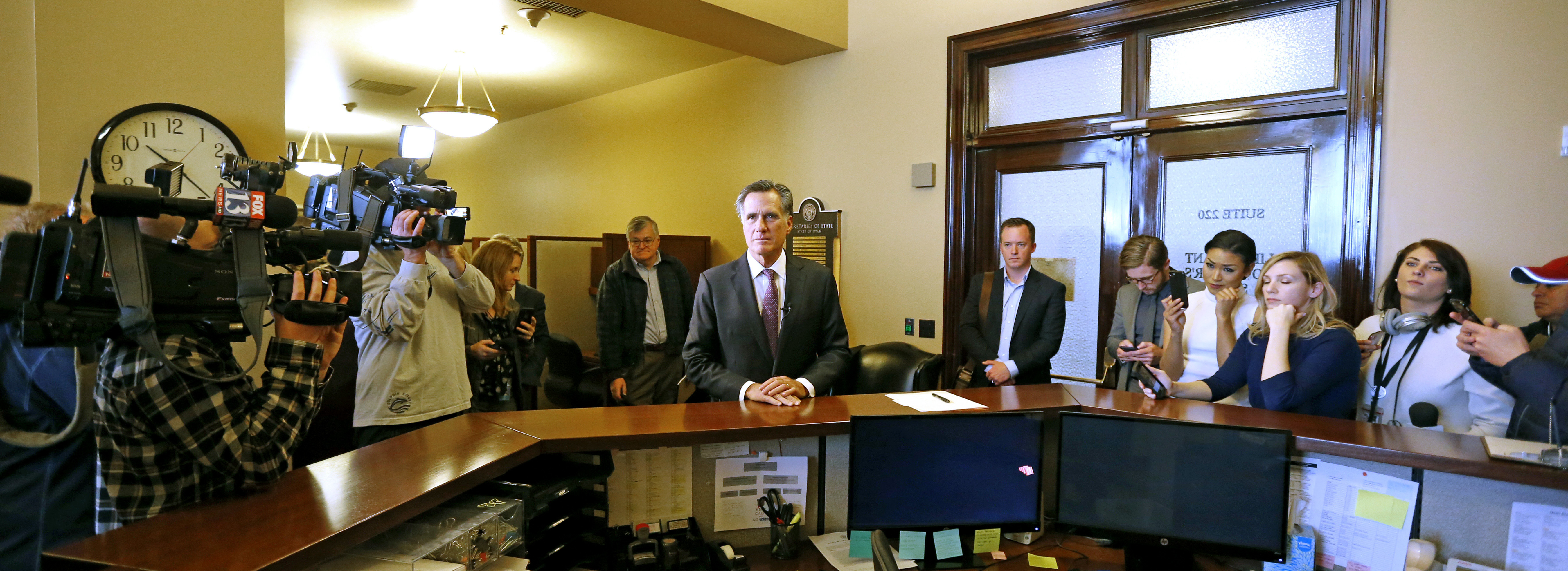 Fearing a Utah 'coronation', 8 Republicans challenge Romney