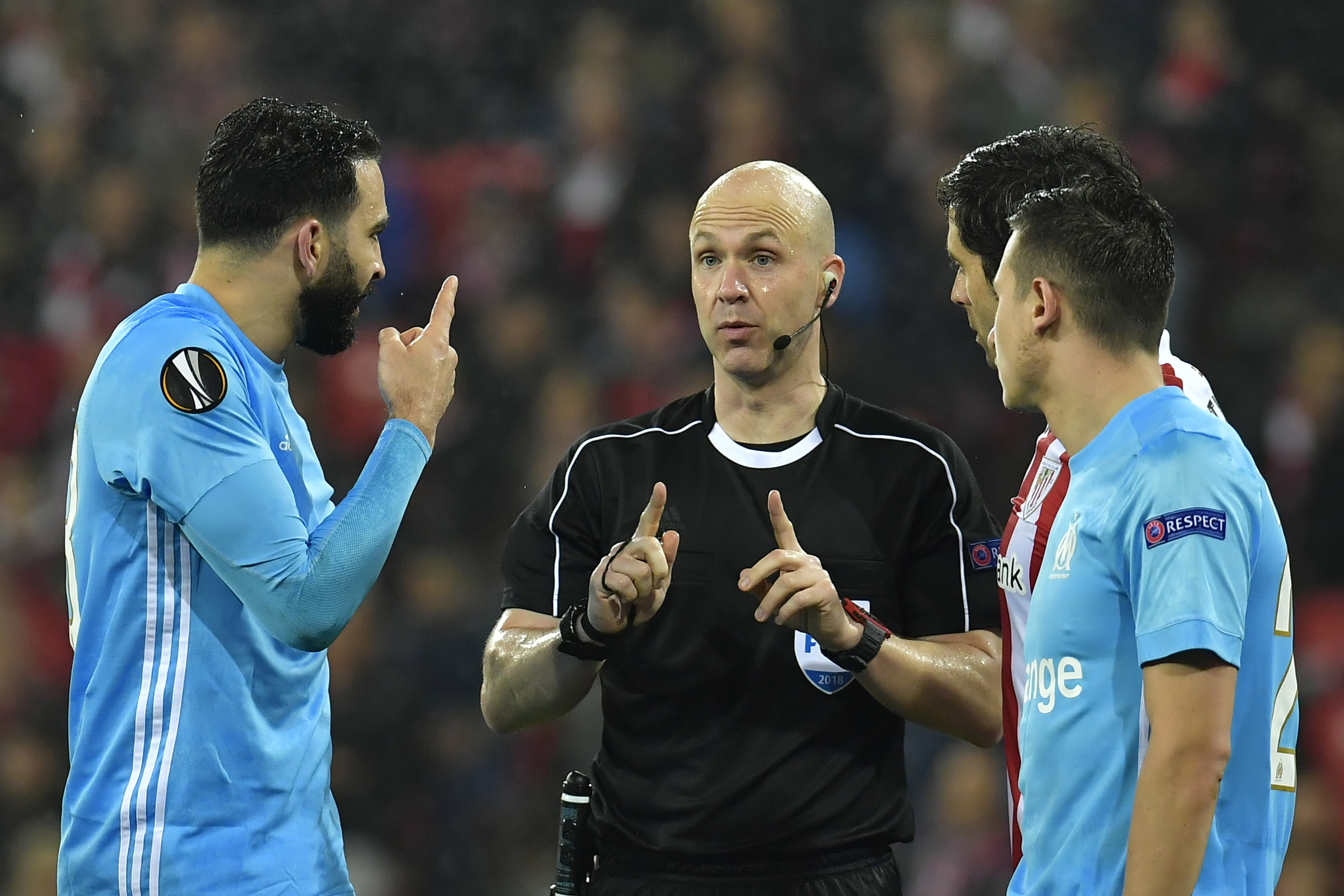 2 Bilbao security guards hurt in attack by Marseille fans