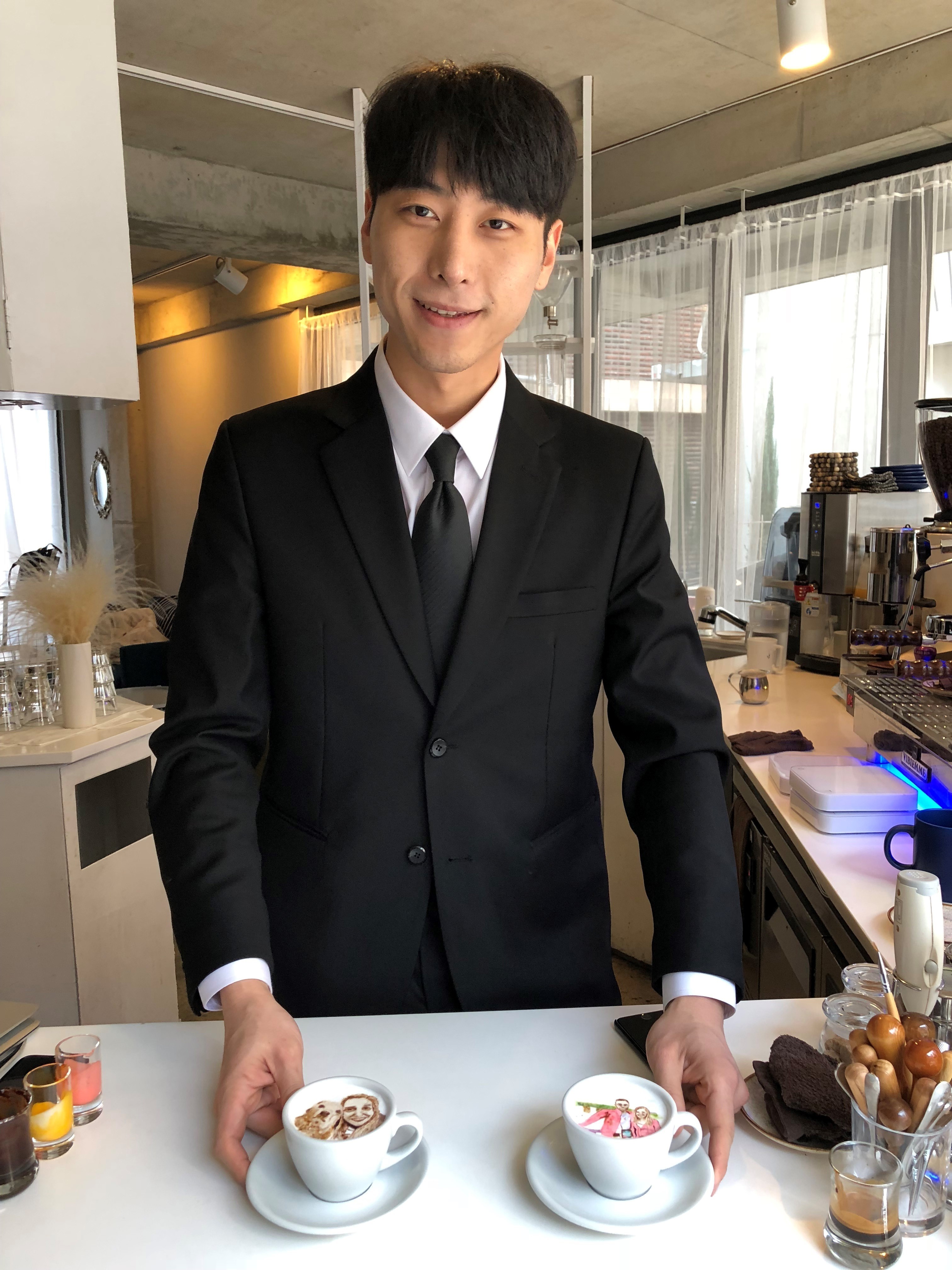Mocha master: SKorea barista adorns coffee with works of art