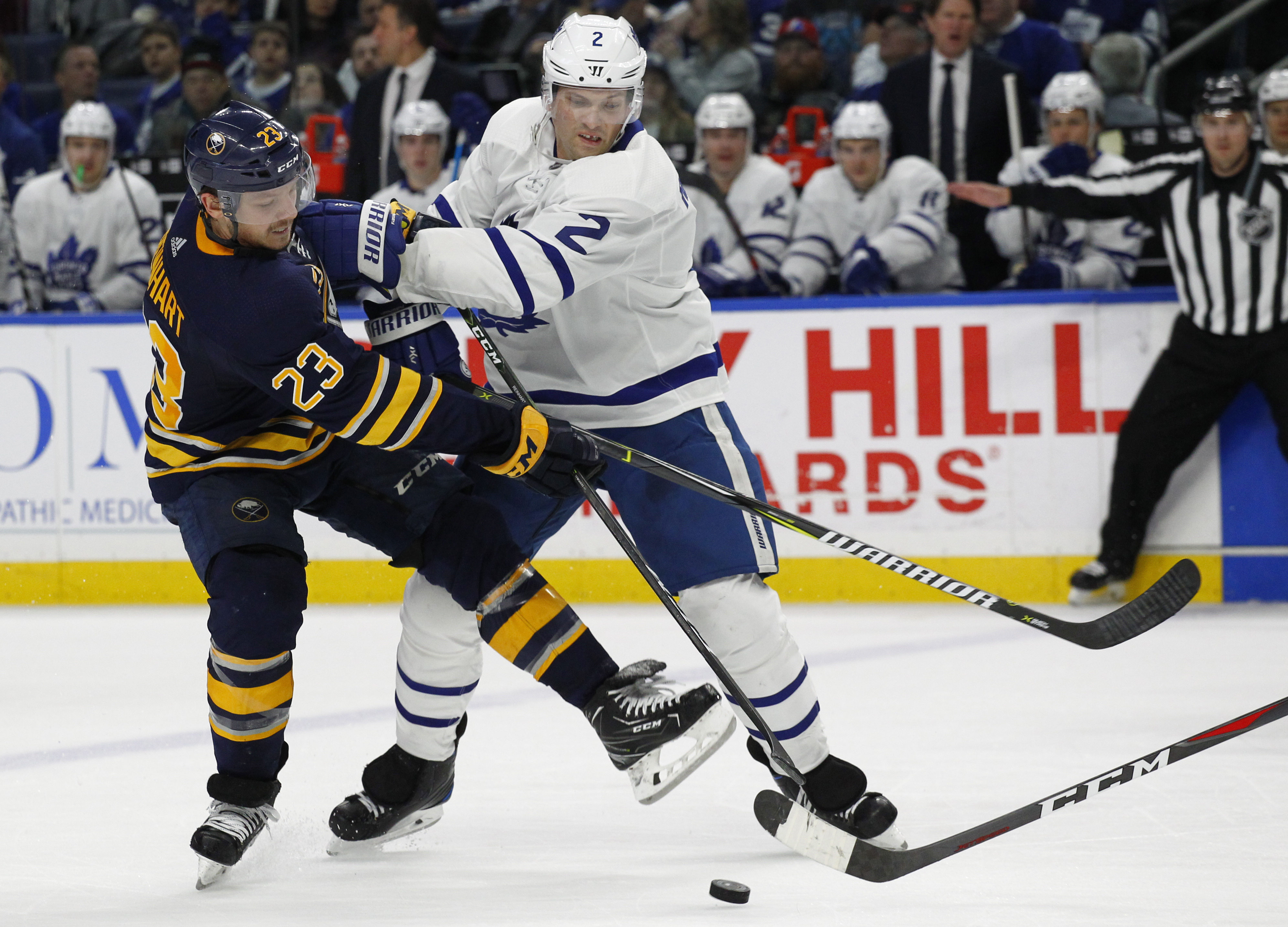 Van Riemsdyk scores twice, Leafs beat Sabres 5-2