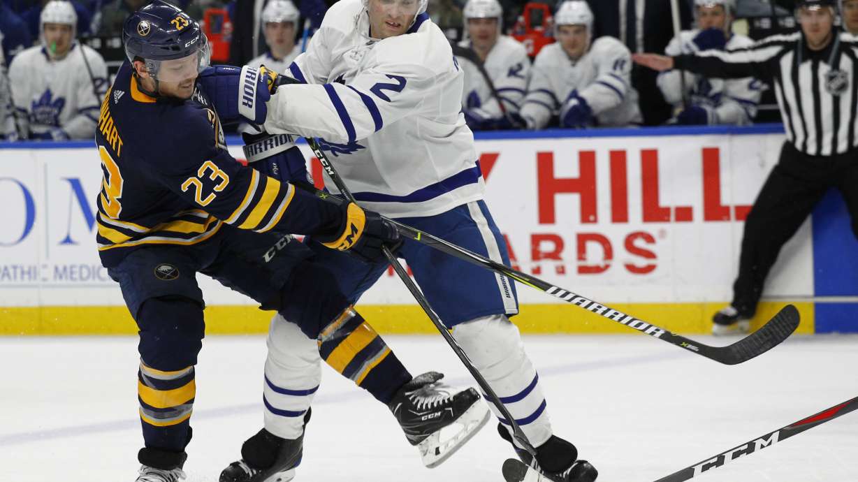 Van Riemsdyk scores twice, Leafs beat Sabres 5-2