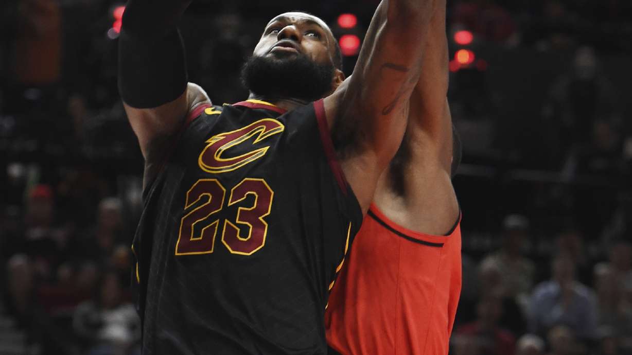 Blazers win 11th straight with 113-105 victory over Cavs