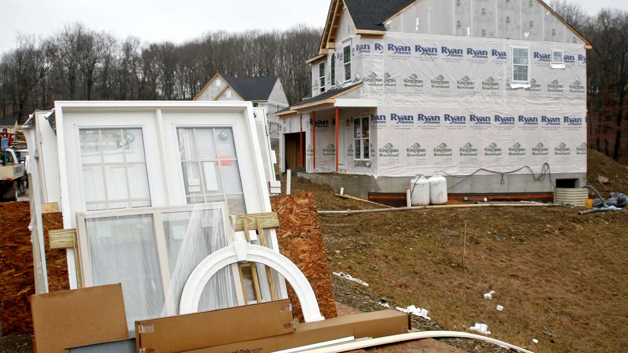 US February housing starts fell 7 percent after January surge