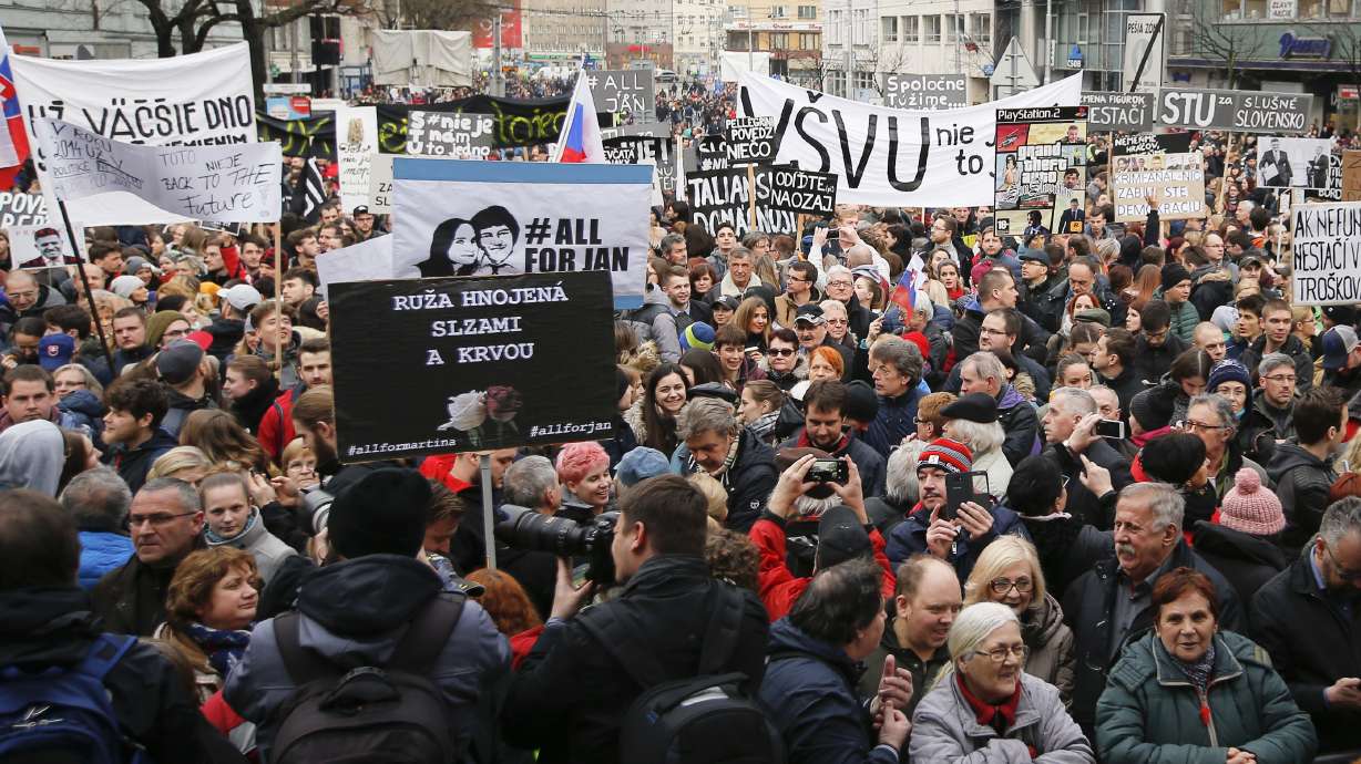 Tens of thousands rally in Slovakia, demand early election