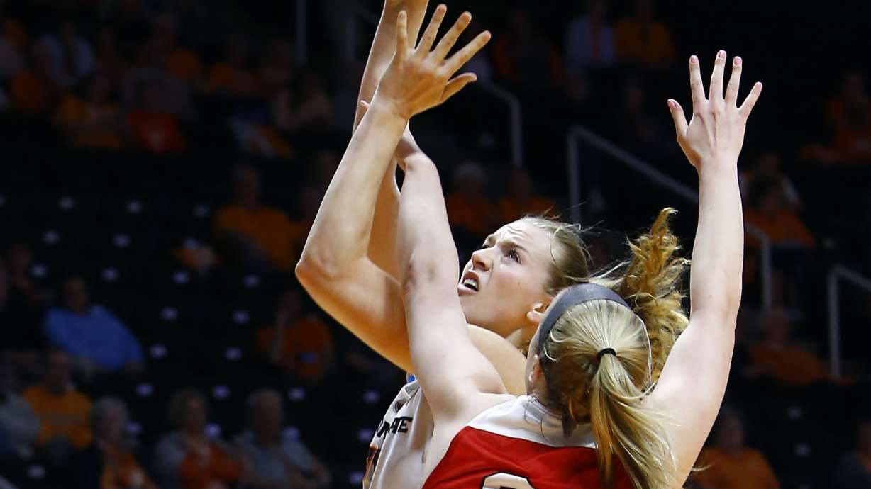 Gulich helps Oregon State rout Western Kentucky 82-58