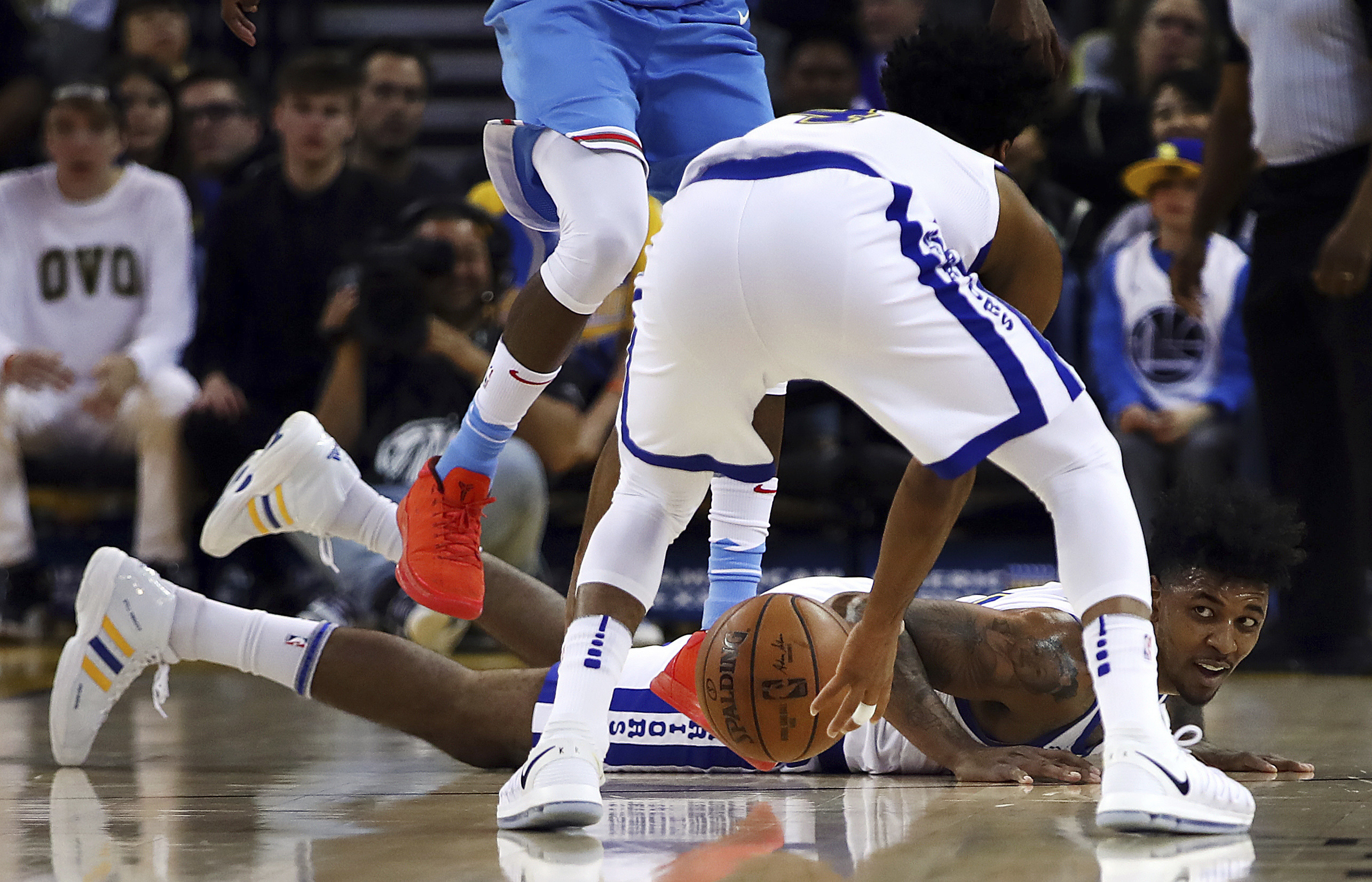 Injured Warriors play short, don't have enough against Kings