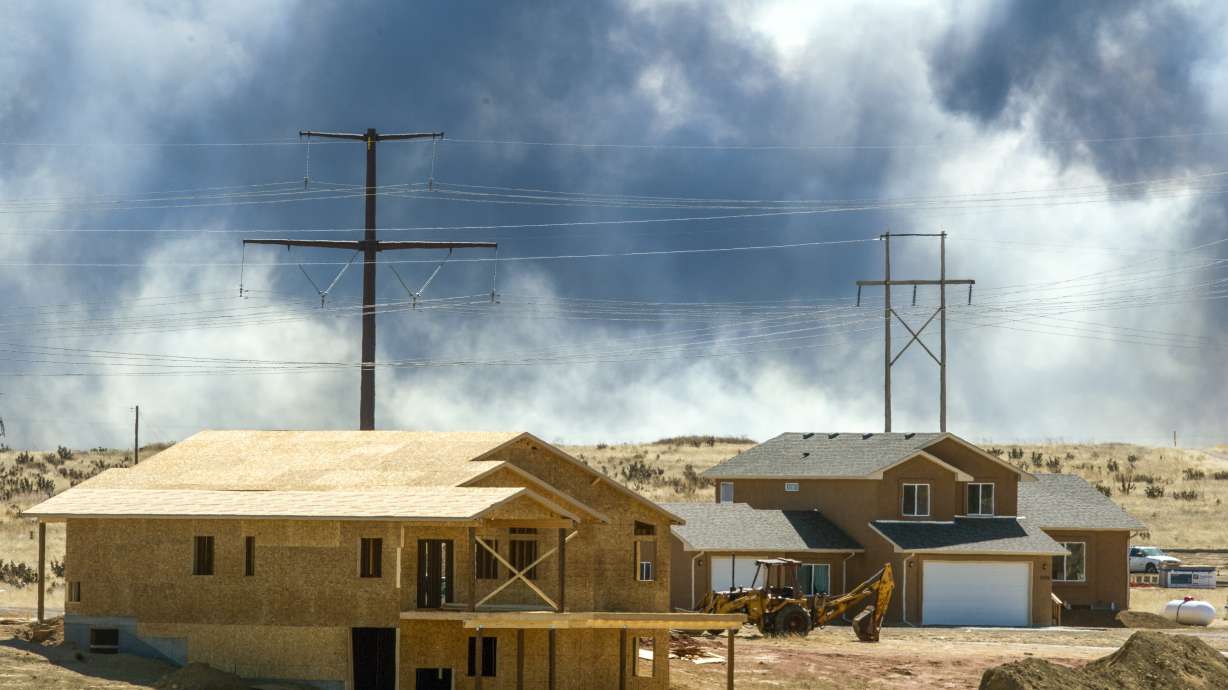 Colorado residents head home after fire ignites on Army post