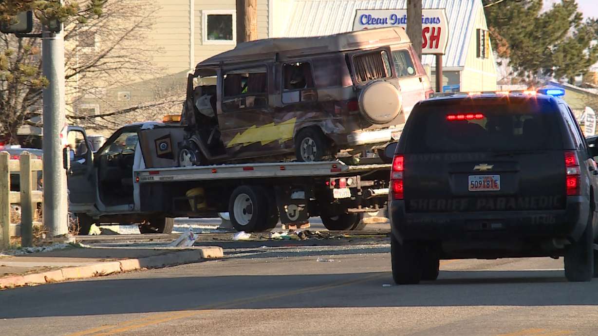 4 injured after chase ends in 4-vehicle crash, police say