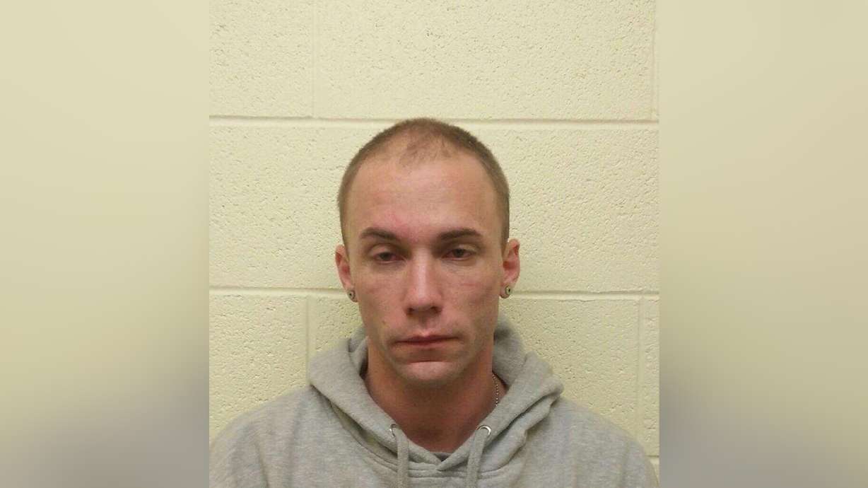 Police: Man stole woman's $10K winnings outside Wendover casino