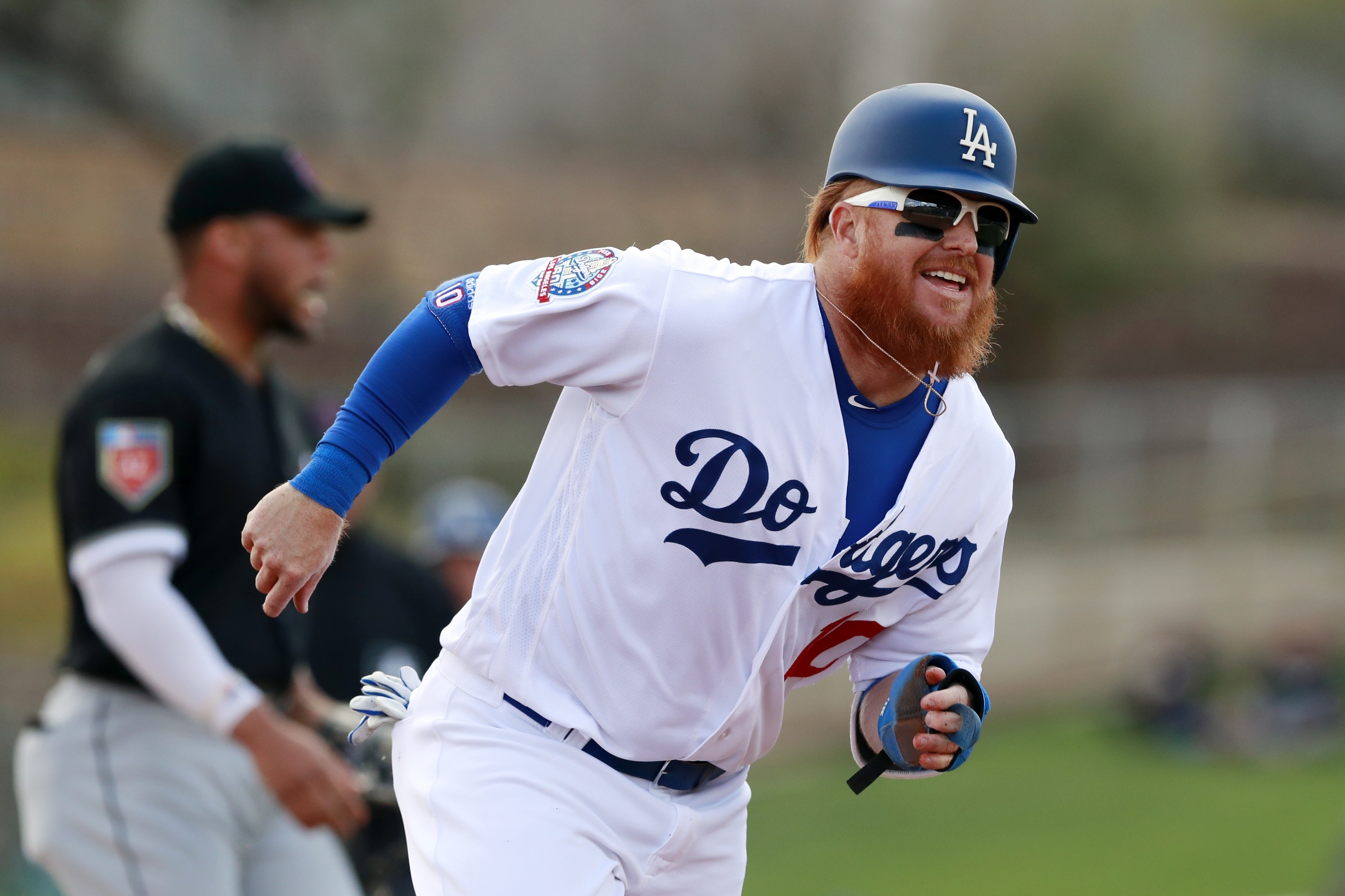 Roberts says Turner's broken wrist won't need surgery
