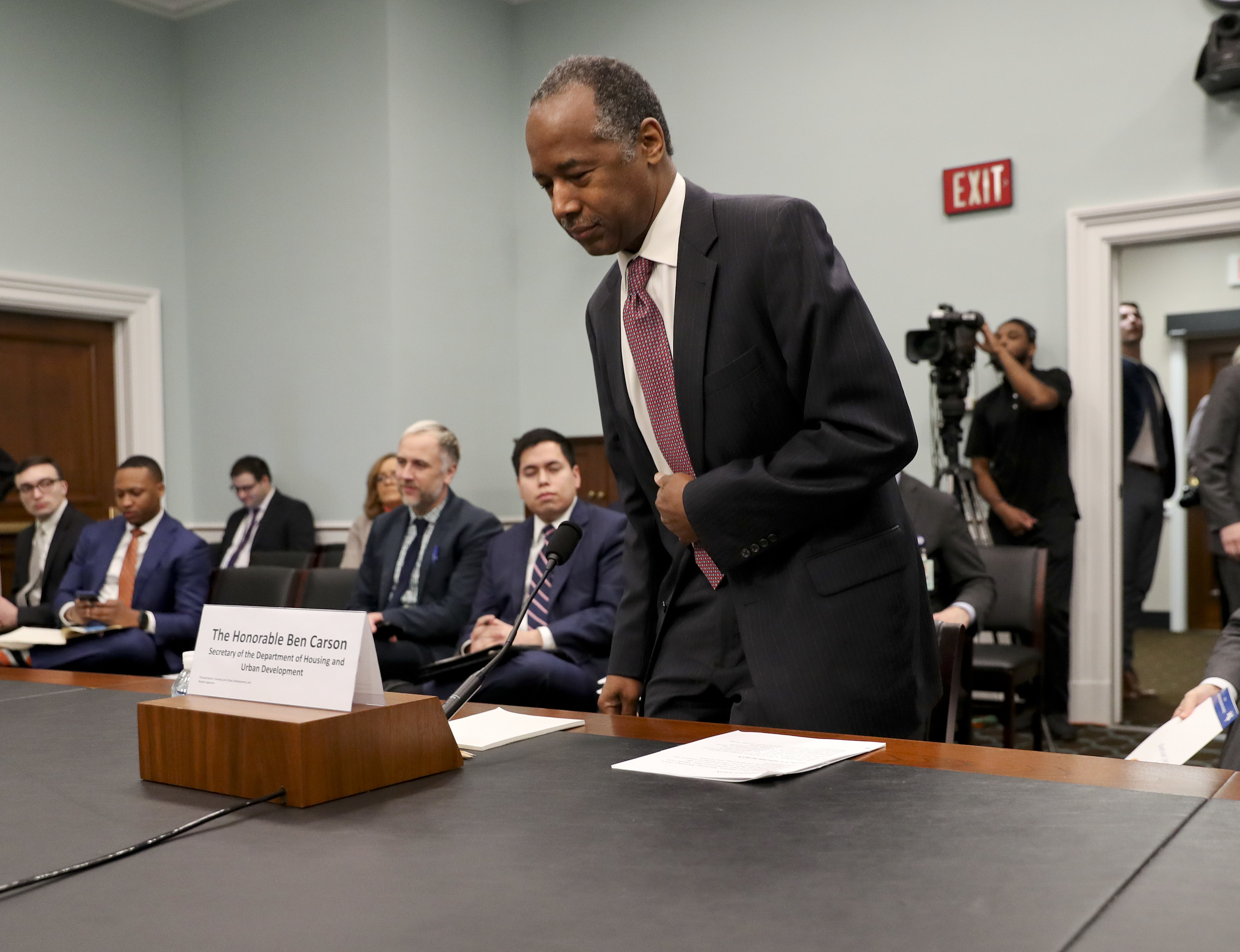 Ben Carson on $31K dining set: I left details up to my wife