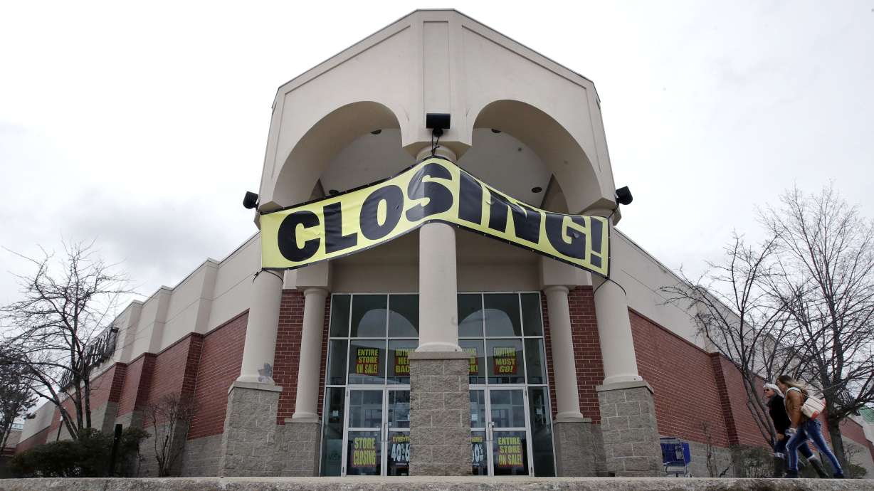 4 tips to navigating store liquidation sales