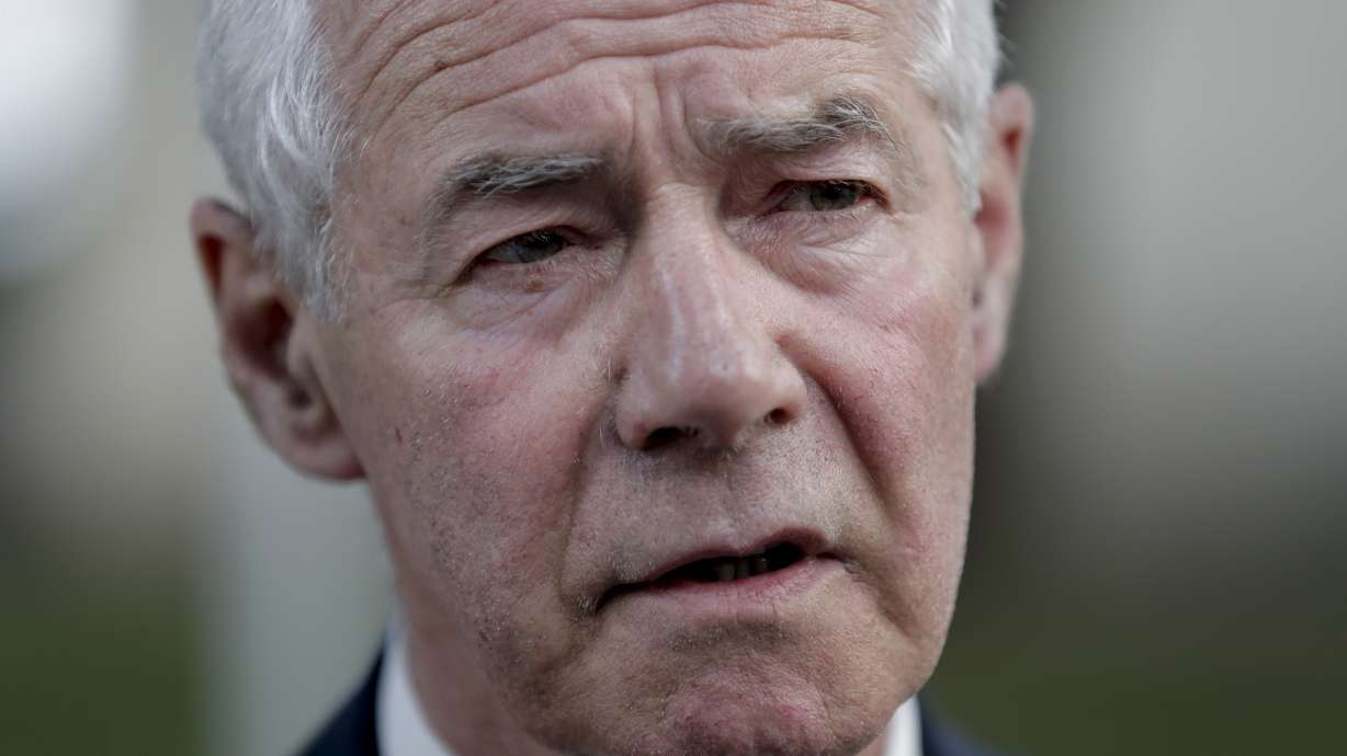 Argentina pays homage to Brit who recovered Falklands dead