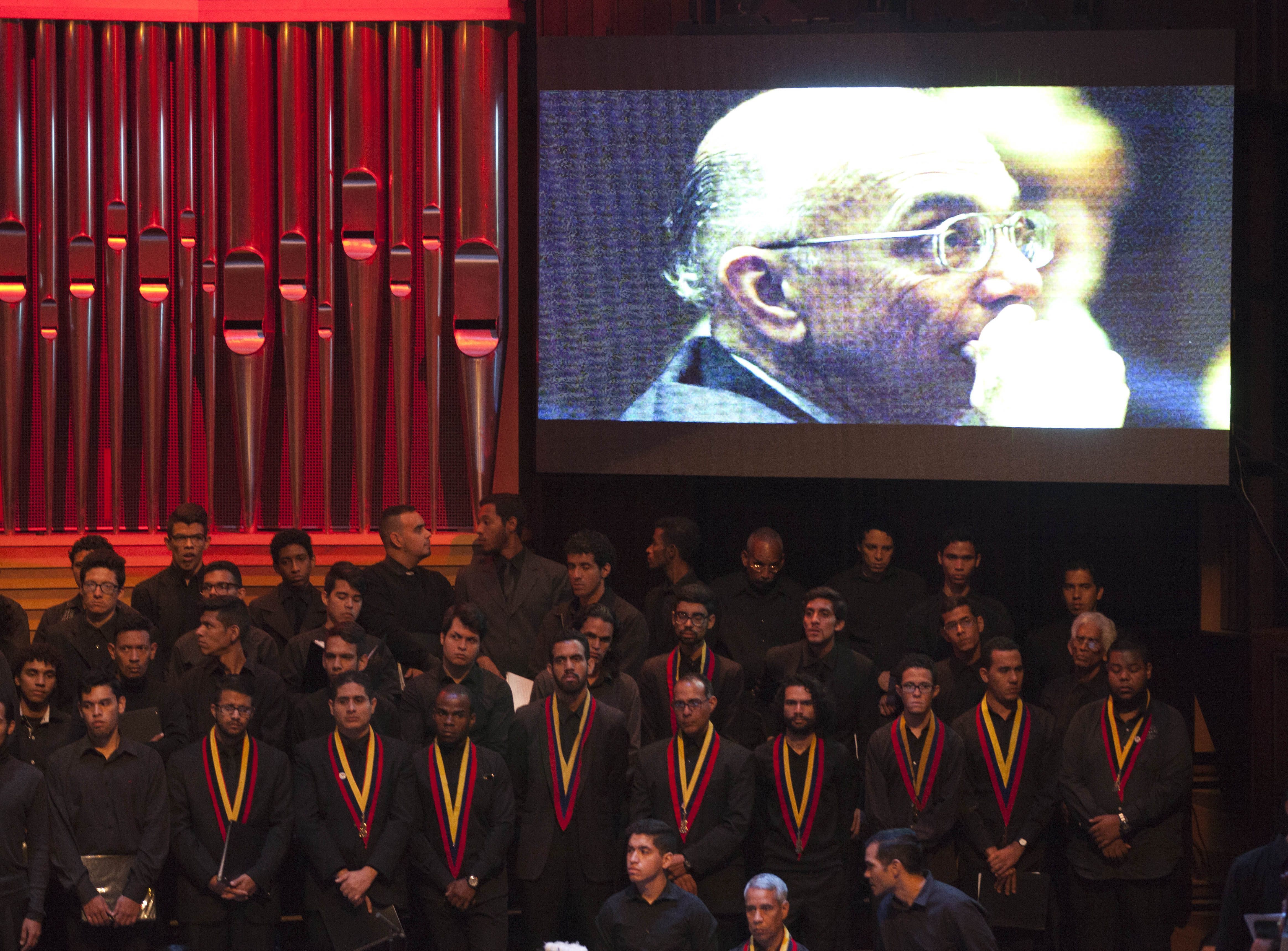 Thousands mourn creator of Venezuelan youth orchestras