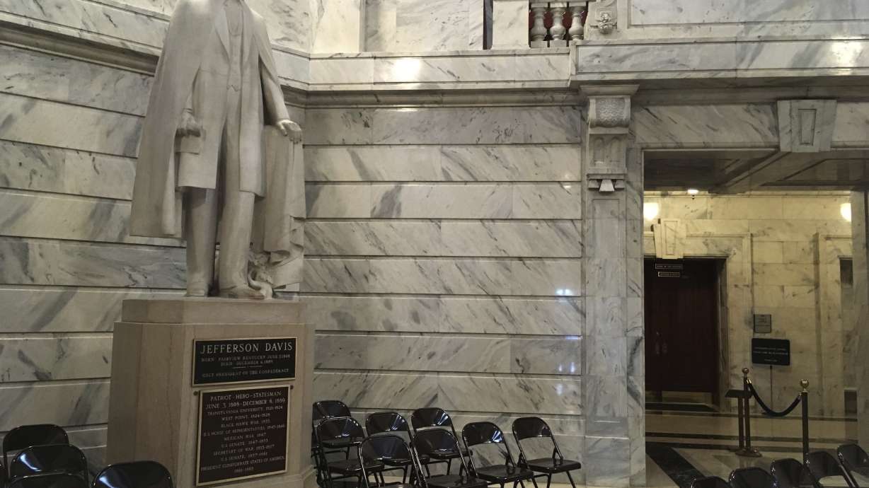 Plaque honoring Jefferson Davis removed at Kentucky Capitol