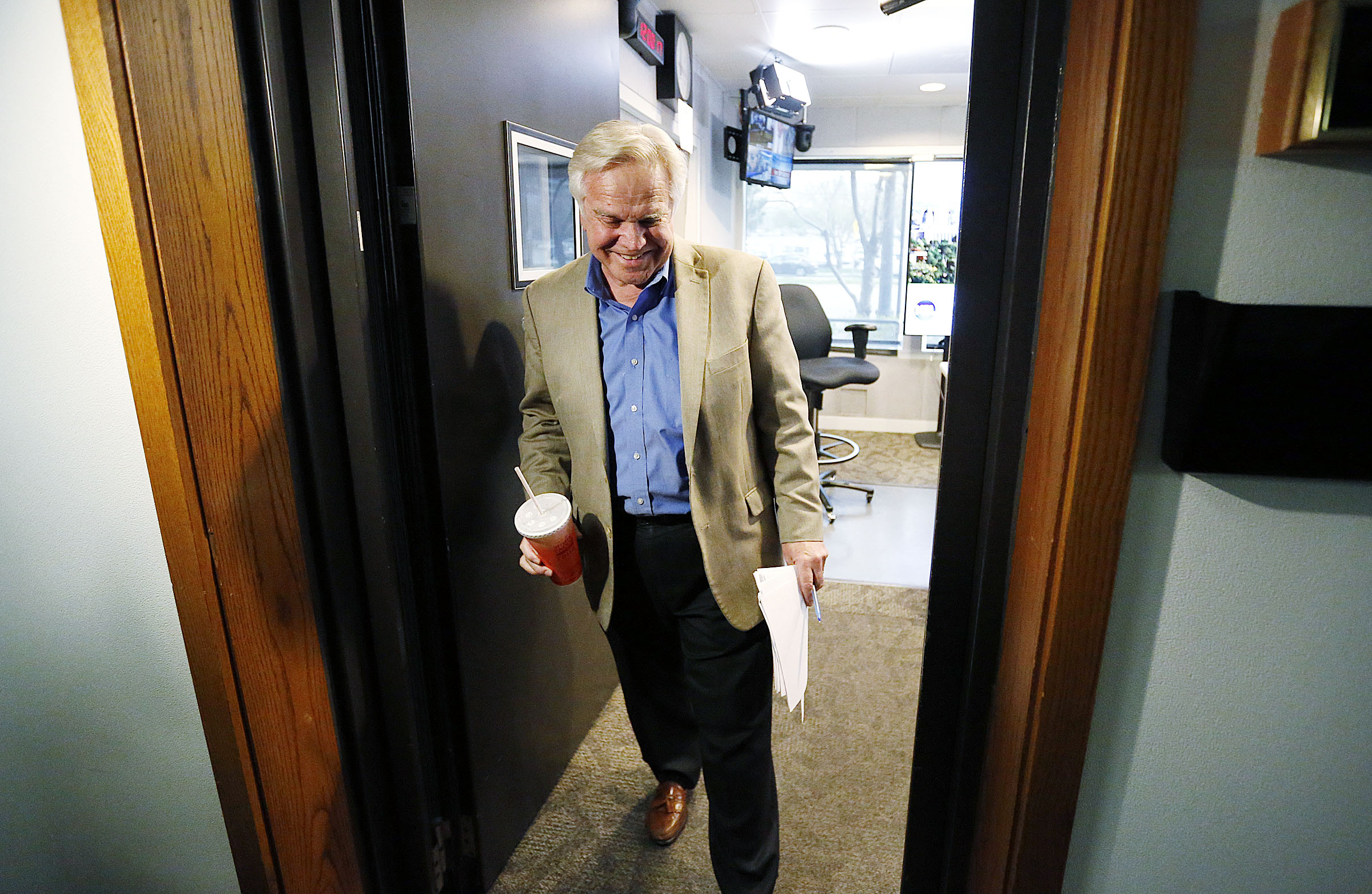 Doug Wright walks from the studio in Salt Lake City on Thursday, March 29, 2018, after announcing his plans to step down from hosting his daily show on KSL Newsradio. (Photo: Ravell Call, KSL)