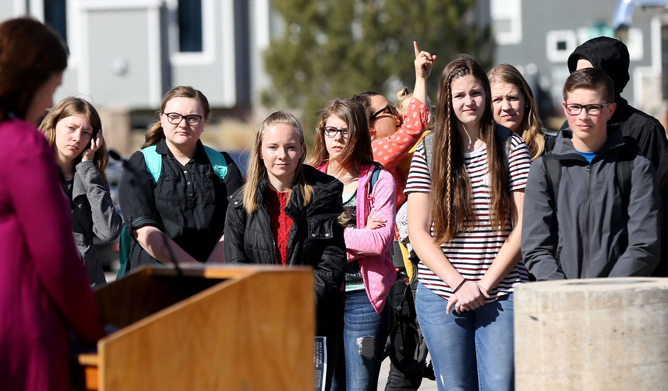Lehi middle school students take oath to abstain from underage drinking