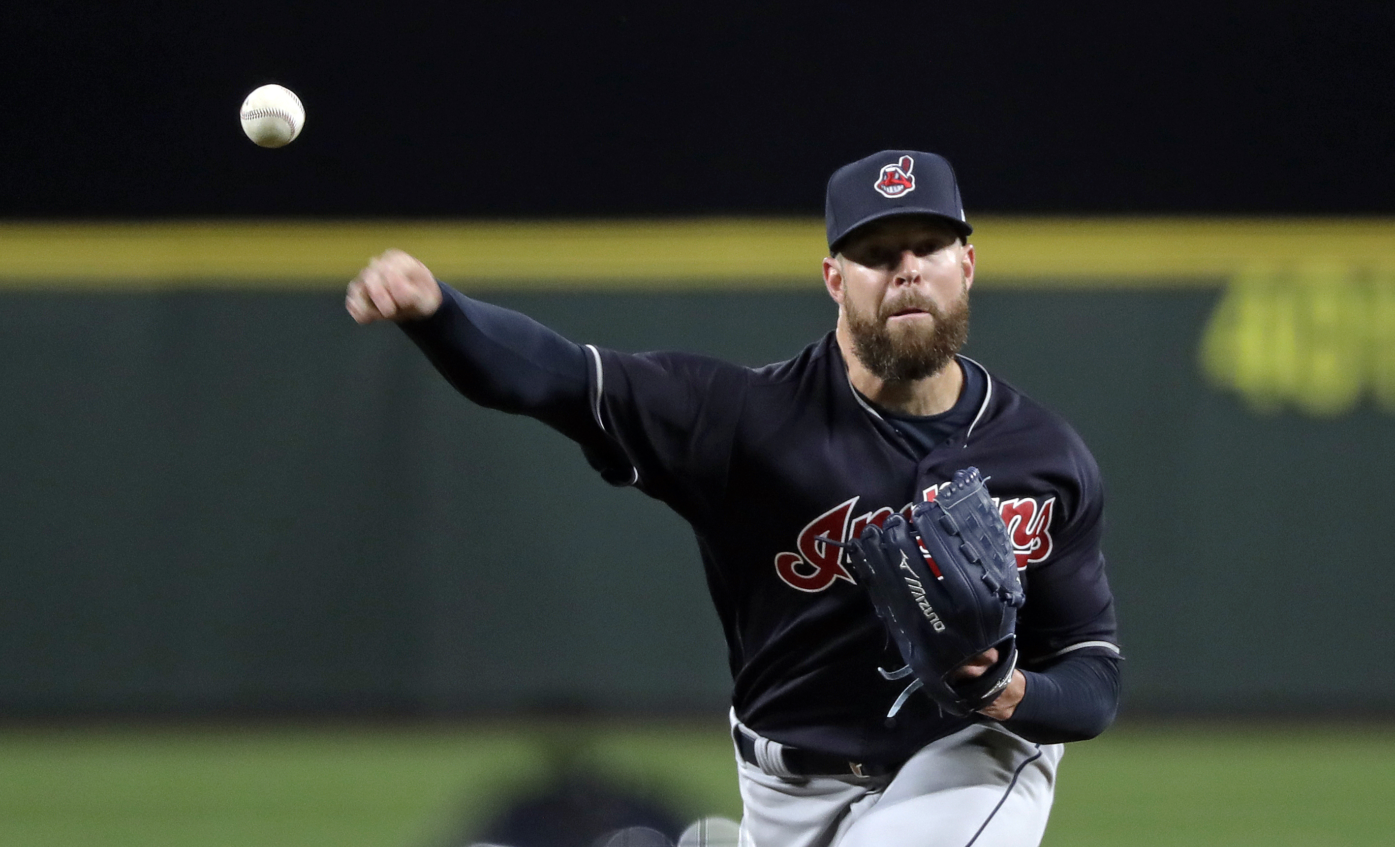 King Again: Hernandez starts strong as M's top Indians 2-1