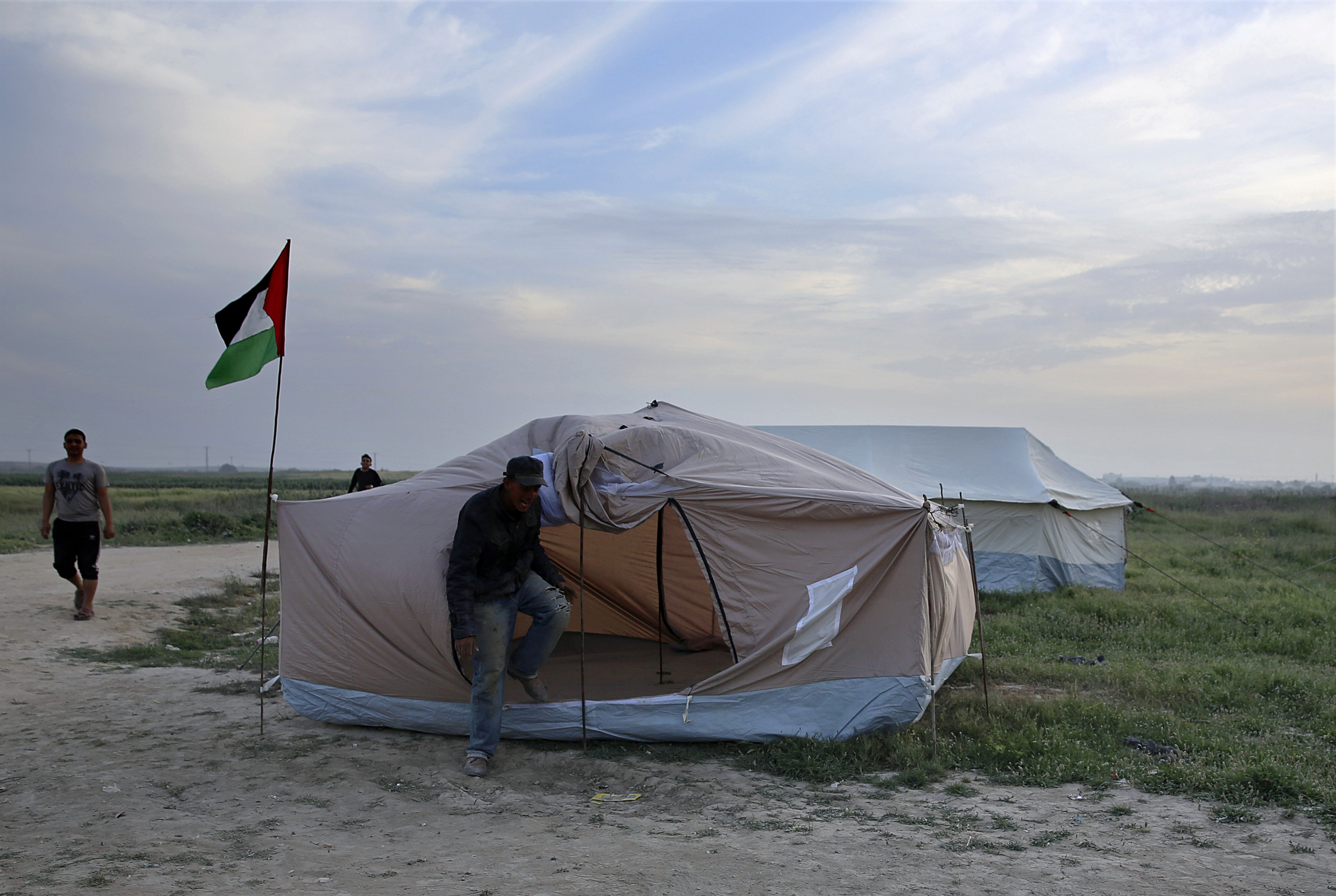 Deadly clashes in Gaza mark start of Palestinian campaign