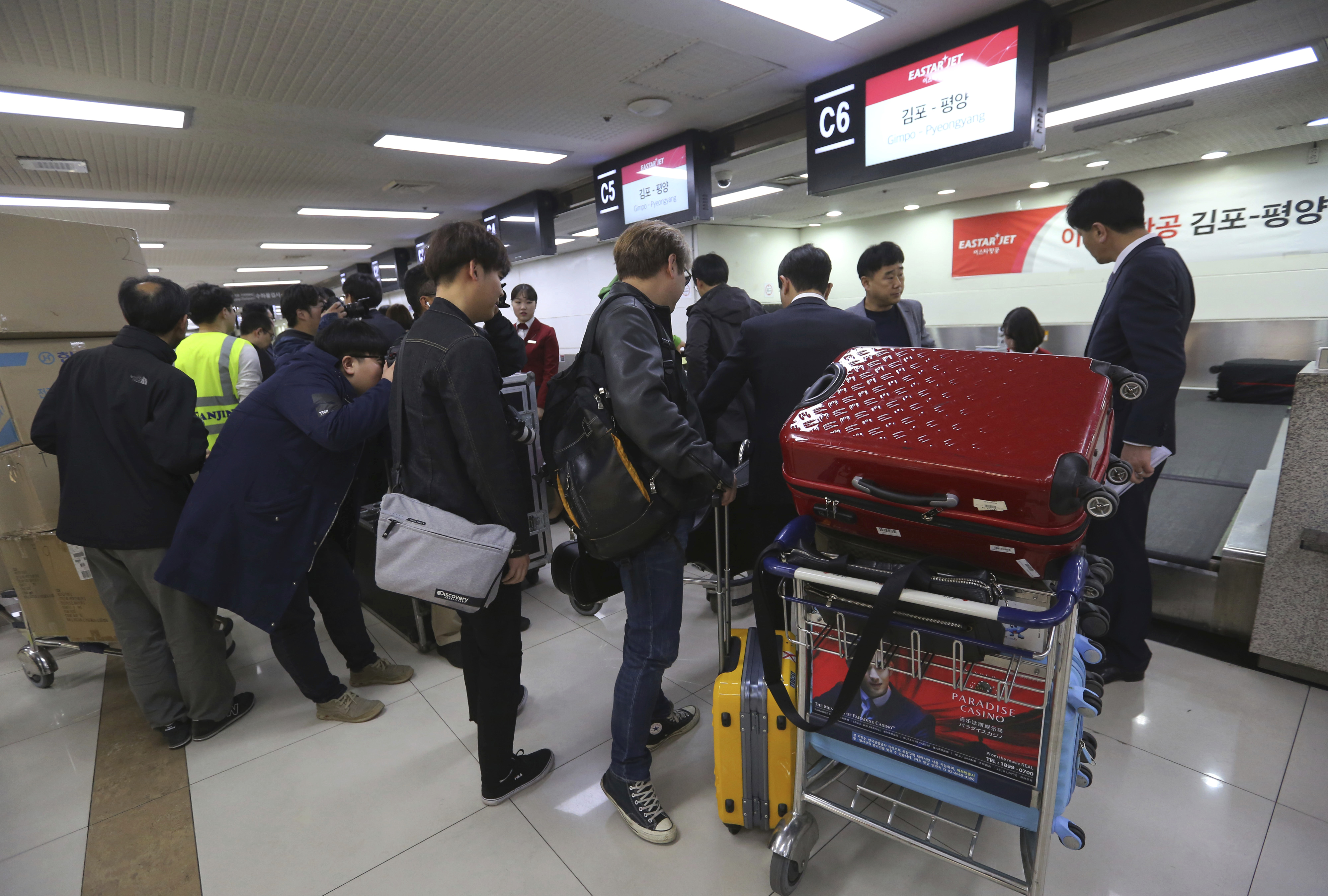 K-Pop time: South Koreans fly to North for rare concerts