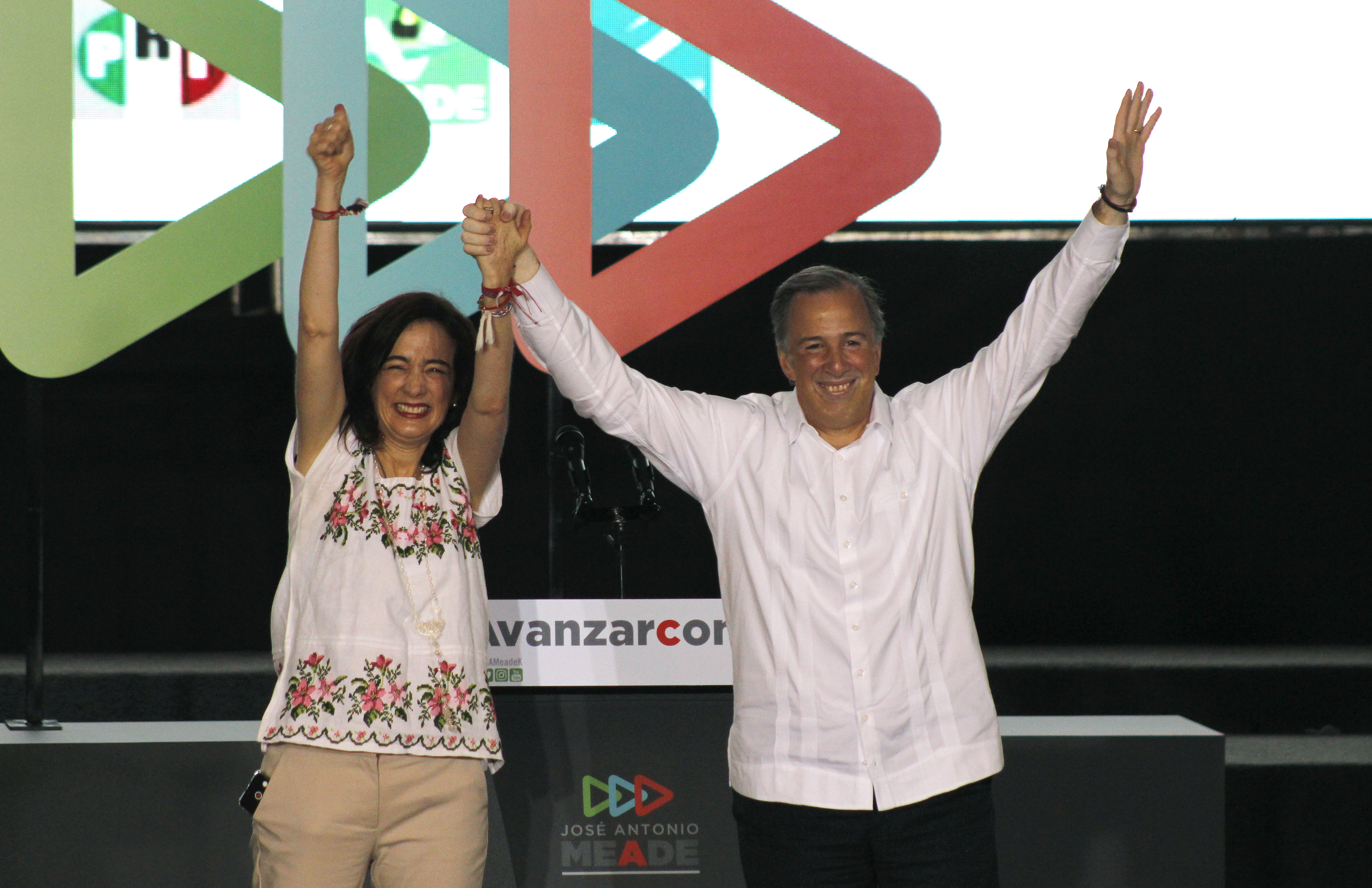 Mexico candidate fights ruling party's tarnished image