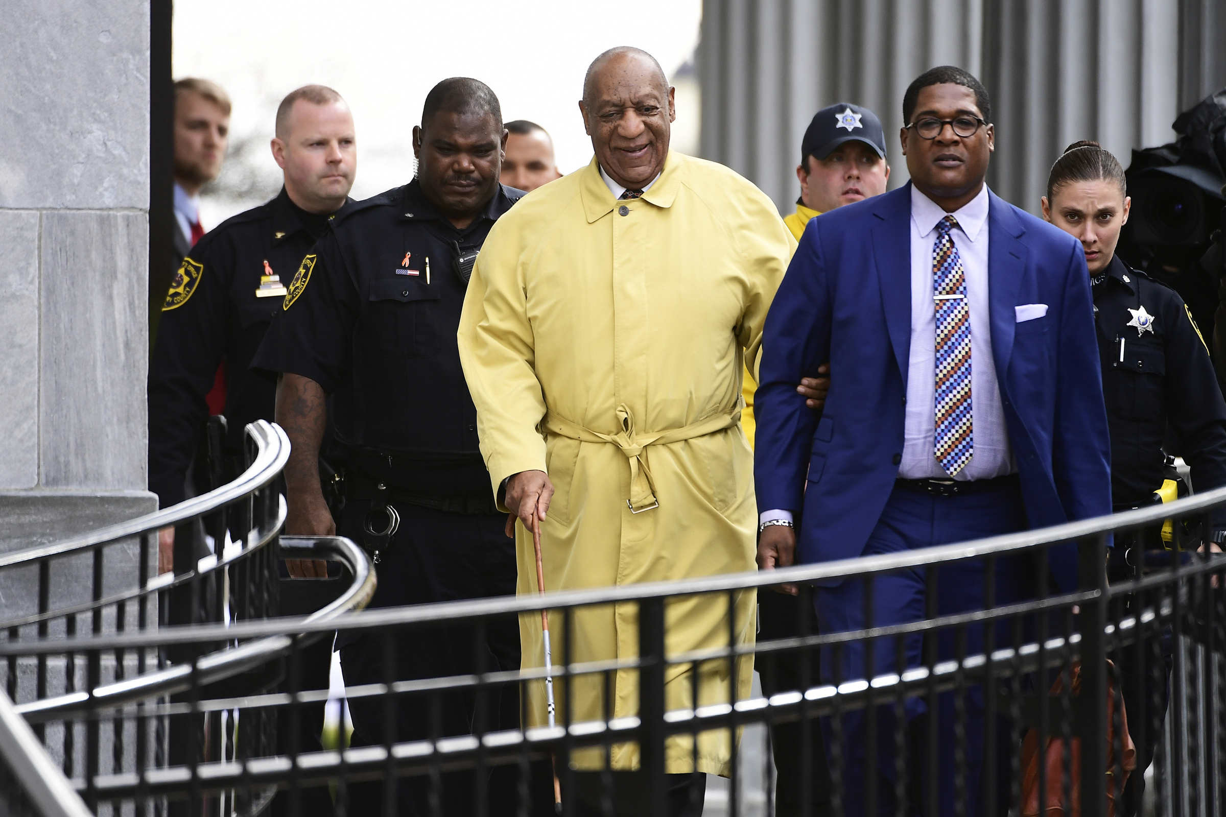 Bill Cosby trial judge delivers 2 big victories to defense