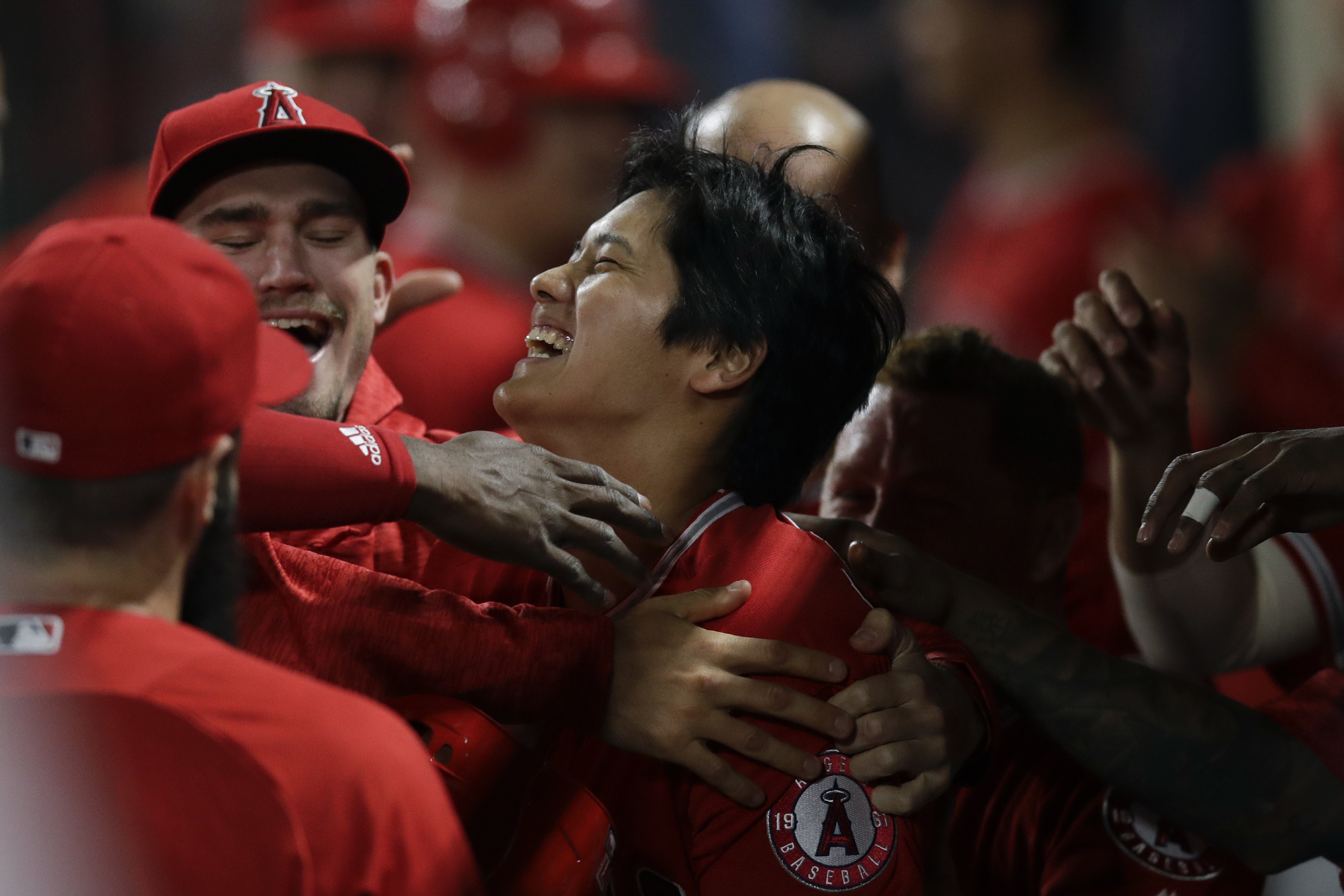 Ohtani hits first ML homer in first Angel Stadium at-bat