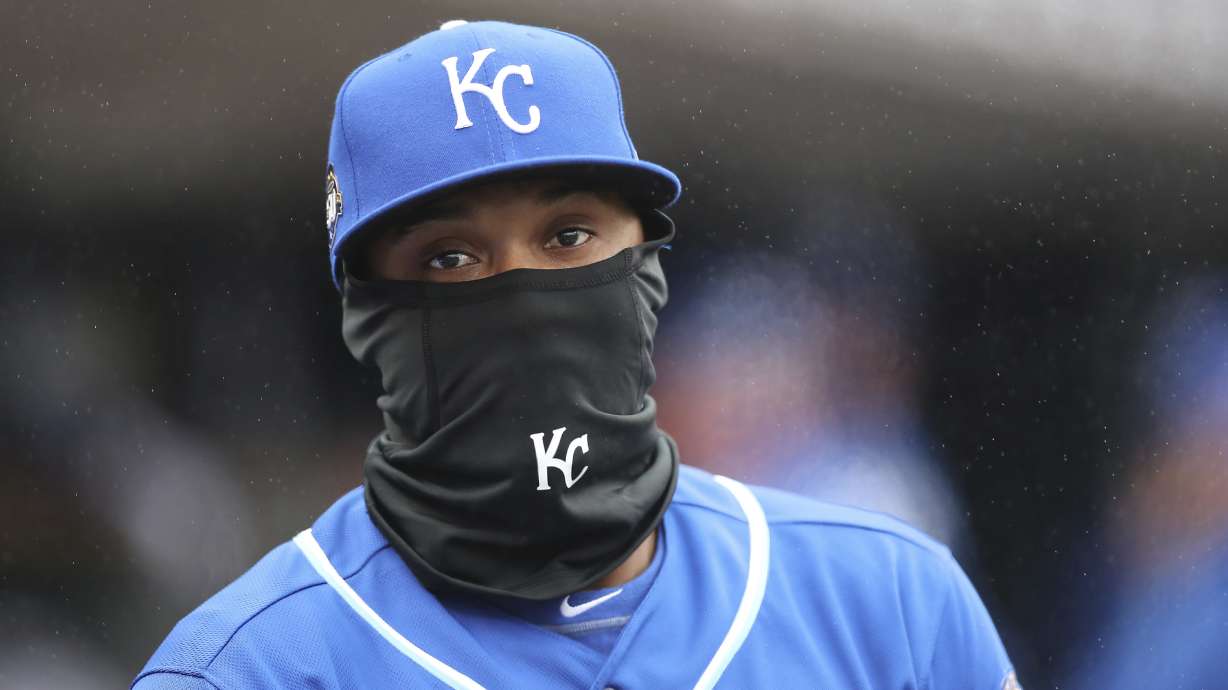 Royals rejoice as game against Tigers postponed due to cold