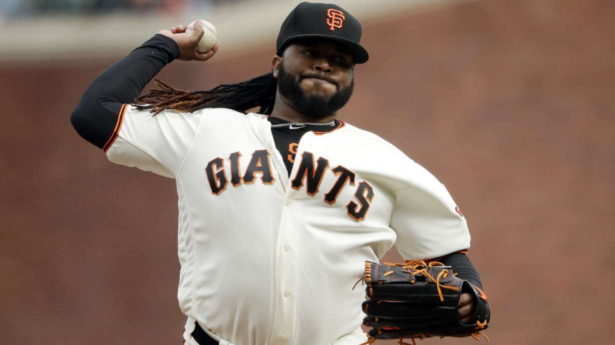 Sandoval hits 3-run homer, Giants rout King Felix, Mariners